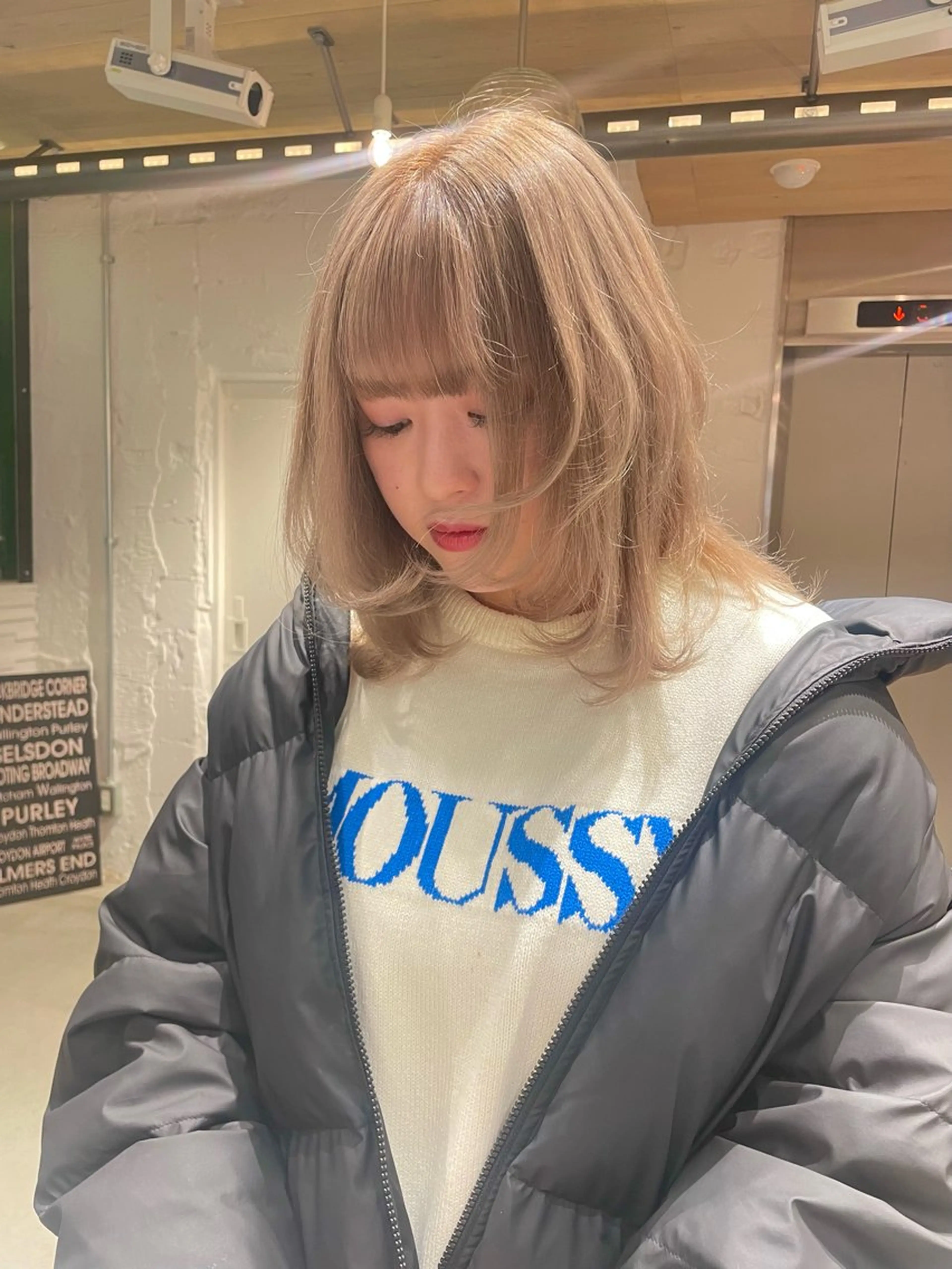 ミディアム カラー LUNTY NAMBA所属・艶ハイトーン👑♡ NATSUKIのヘアスタイル