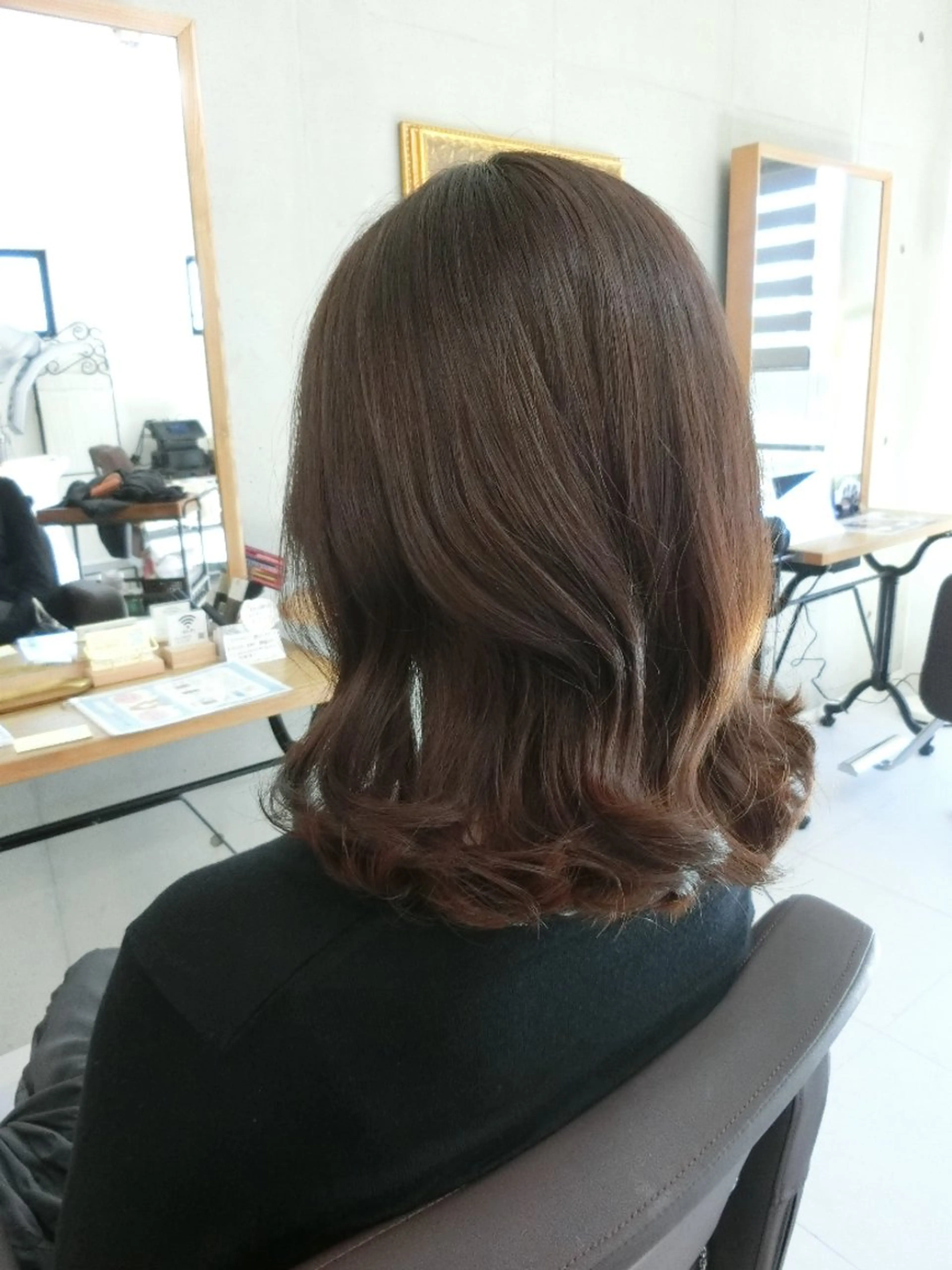カラー ミディアム ma cherie naoのヘアスタイル