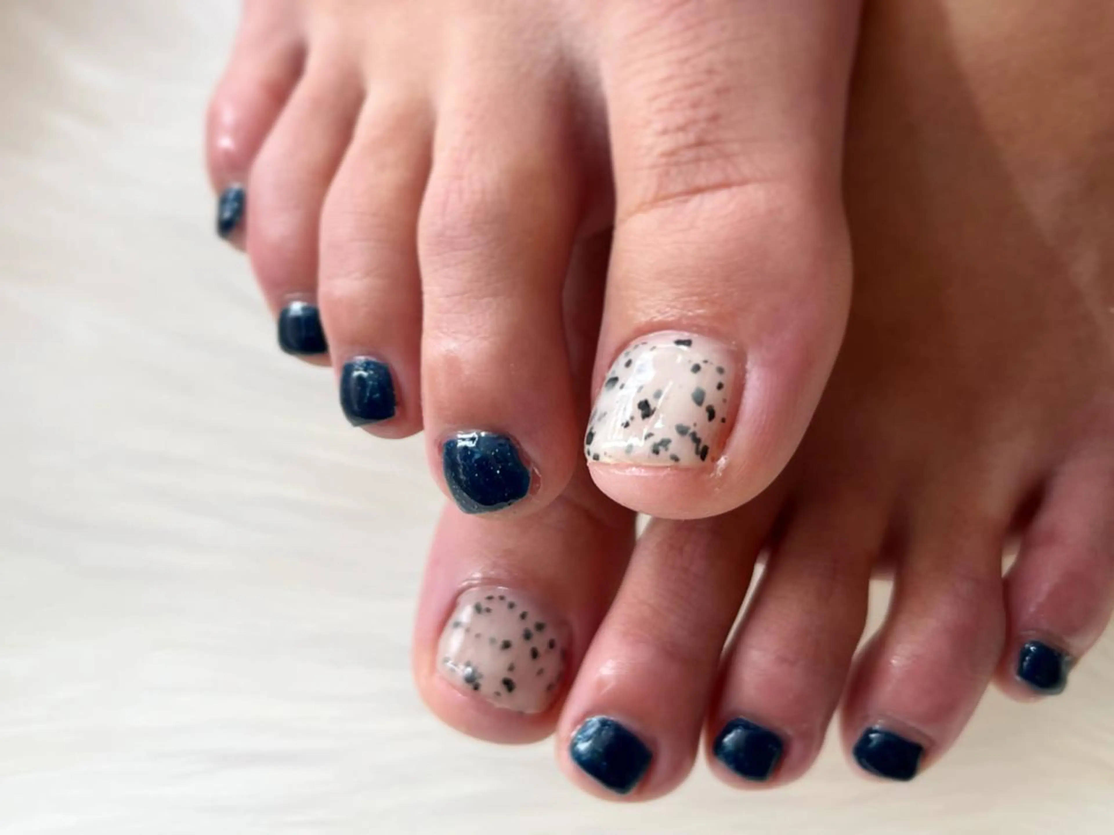 ネイル ワンカラーネイル フットネイル ビューティーサロン プチフルールのネイルデザイン