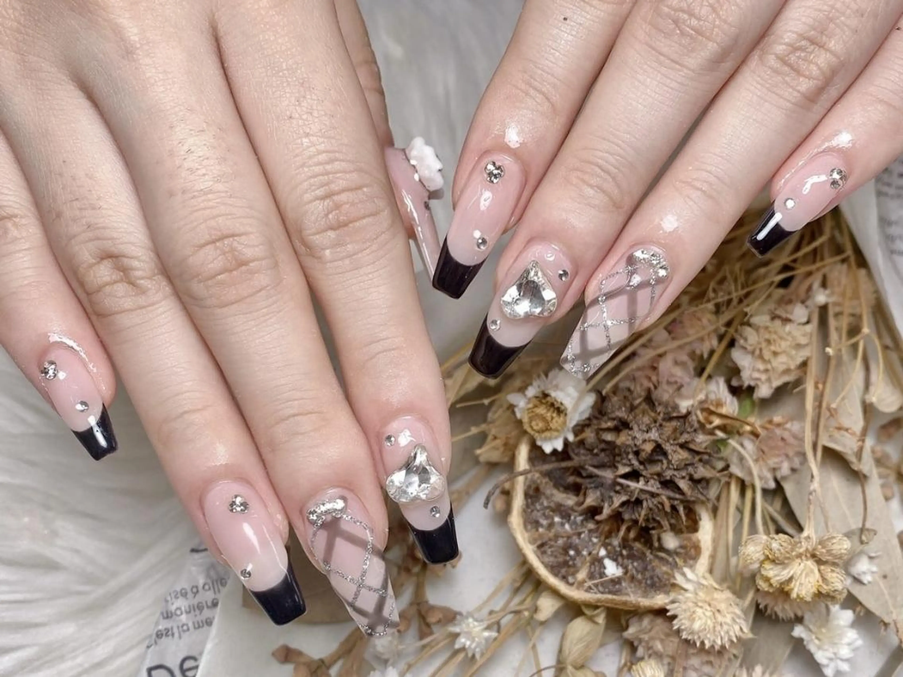 メンズ ネイル アートネイル フレンチネイル ジェルネイル キラキラネイル パラジェル Bloom kabukiのネイルデザイン