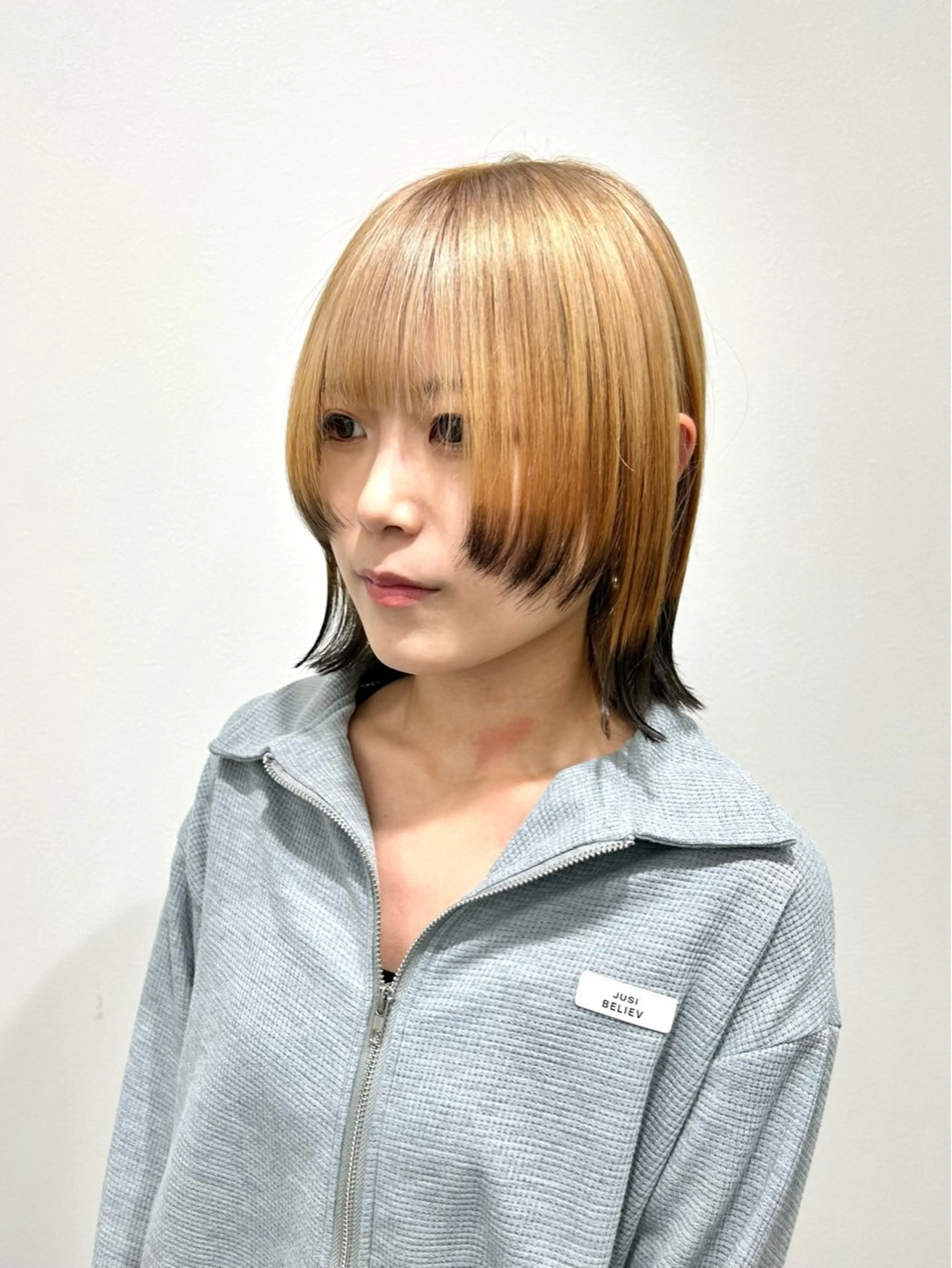 ミディアム カラー レイヤー ハイトーン 暖色⭐︎KANAKOのヘアスタイル