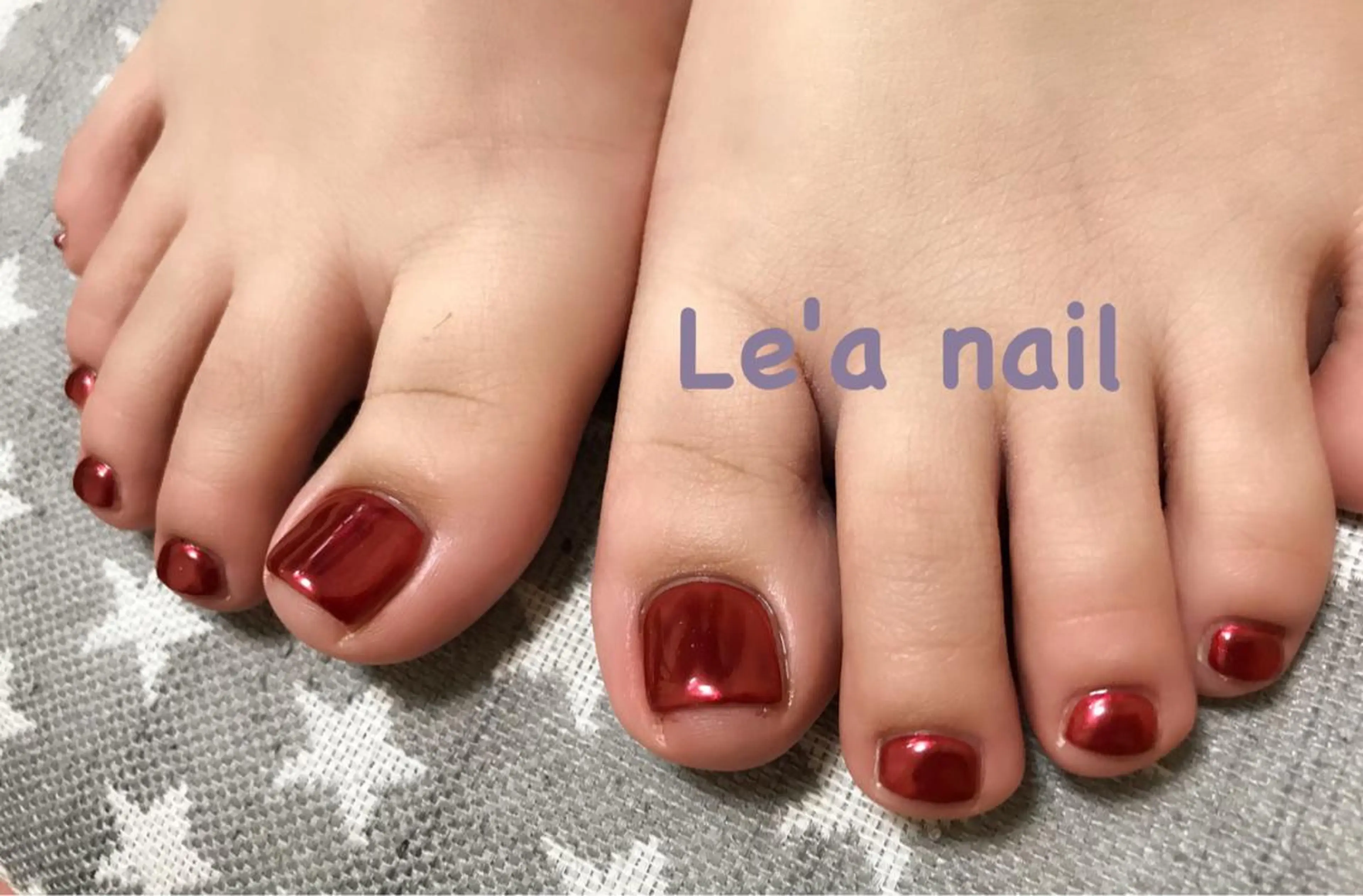 ネイル ミラーネイル 赤色 'mm所属・'mm  (ミリ) ＭＡＮＡＭＩのネイルデザイン