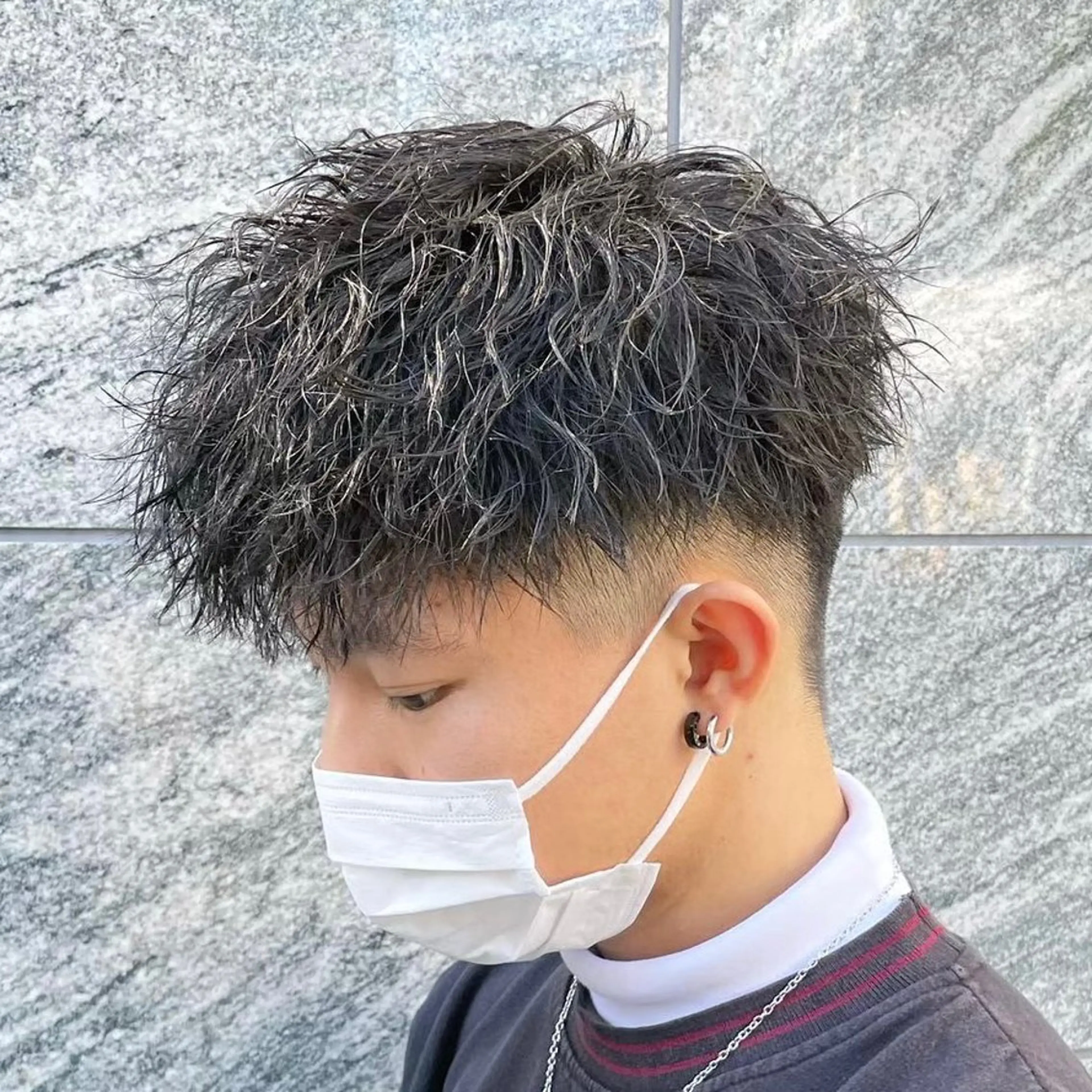 ショート カラー パーマ ヘアアレンジ メンズ センターパート メンズハイライト メンズメッシュ マッシュ メンズパーマ 仕上がり満足度No. 1🔥BLUCK🔥のヘアスタイル