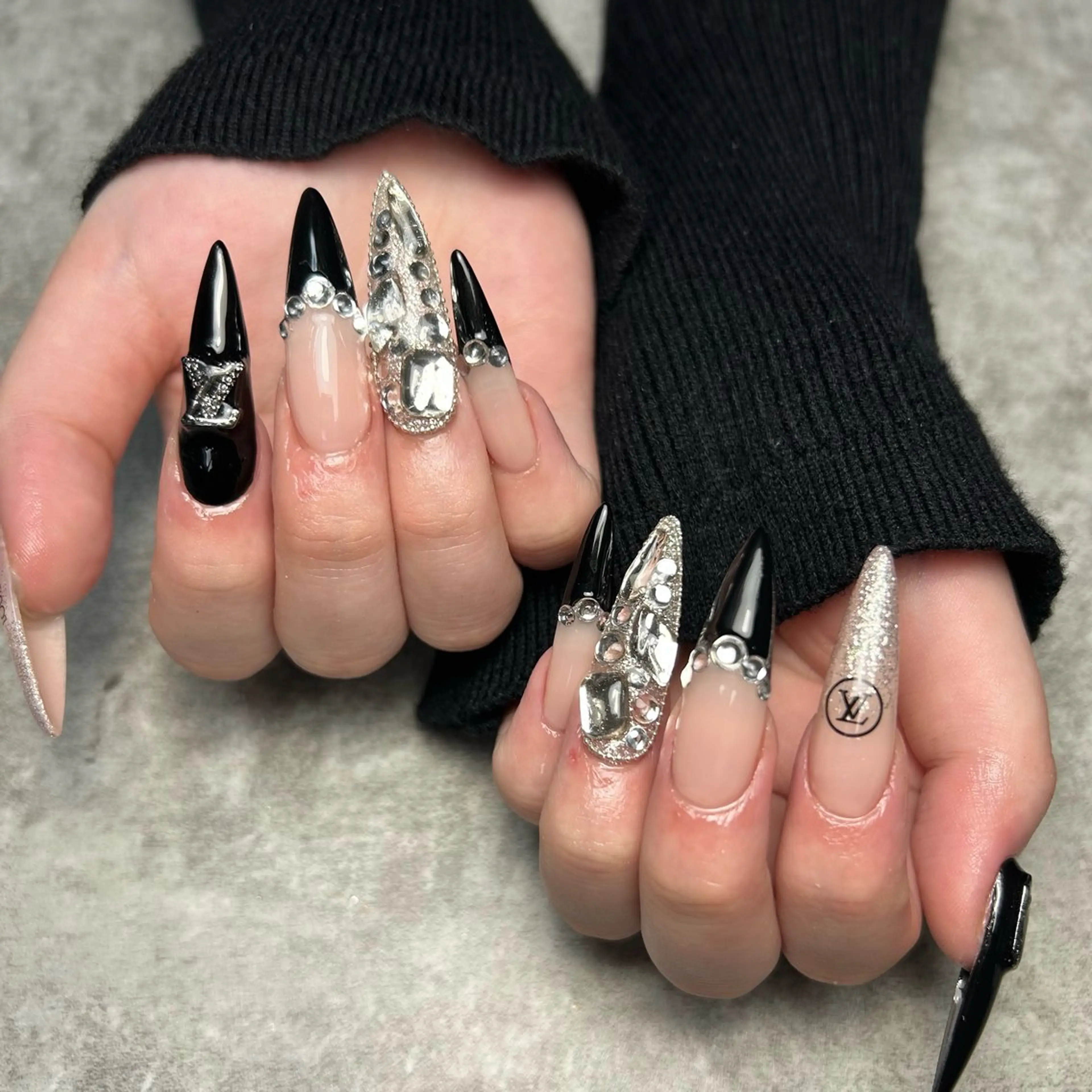 初回限定　長さ出し有　~10本デザインorパーツ付け放題※その他ワンカラーorクリアベースのラメグラデの写真