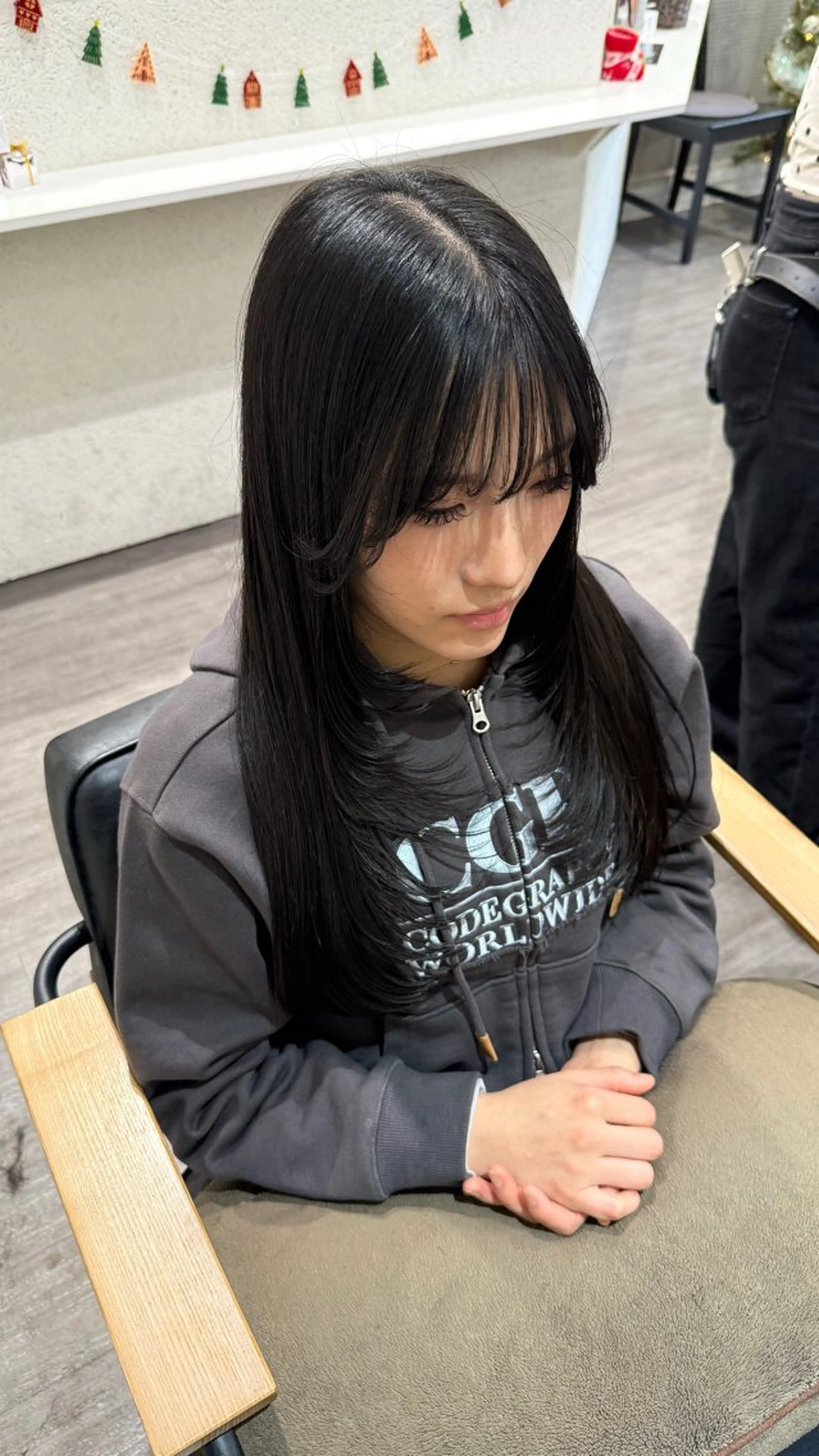 セミロング 顔まわりレイヤー レイヤーカット カット トリートメント 艶髪レイヤー上田 紗也🇰🇷💗のヘアスタイル