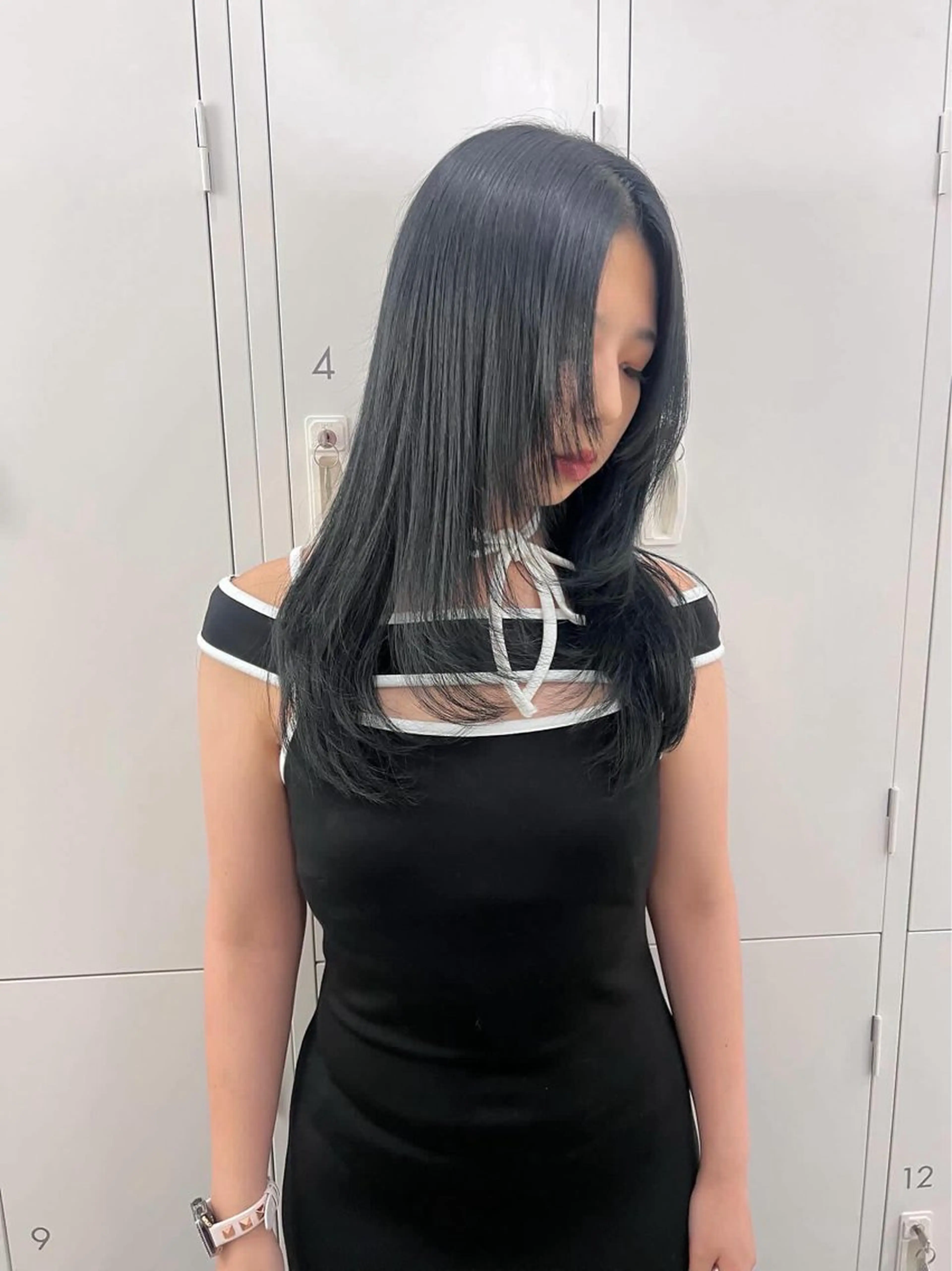 ロング カラー 黒髪 ブルーカラー ブルーブラック euphoria新宿通り所属・新宿❤︎ yume🎀のヘアスタイル