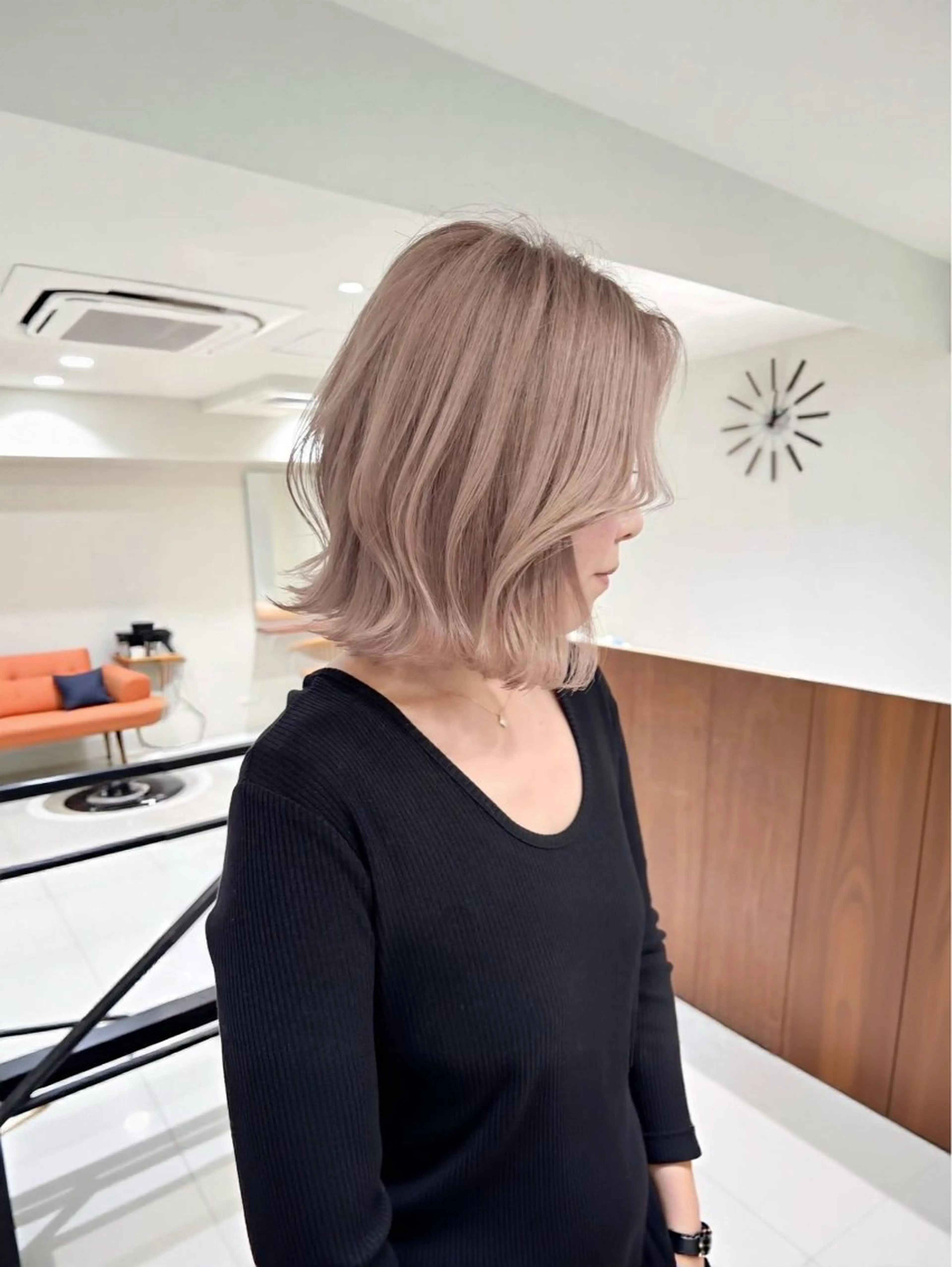 セミロング ヘアカラー 艶髪ハイトーン 💎凜💎のヘアスタイル