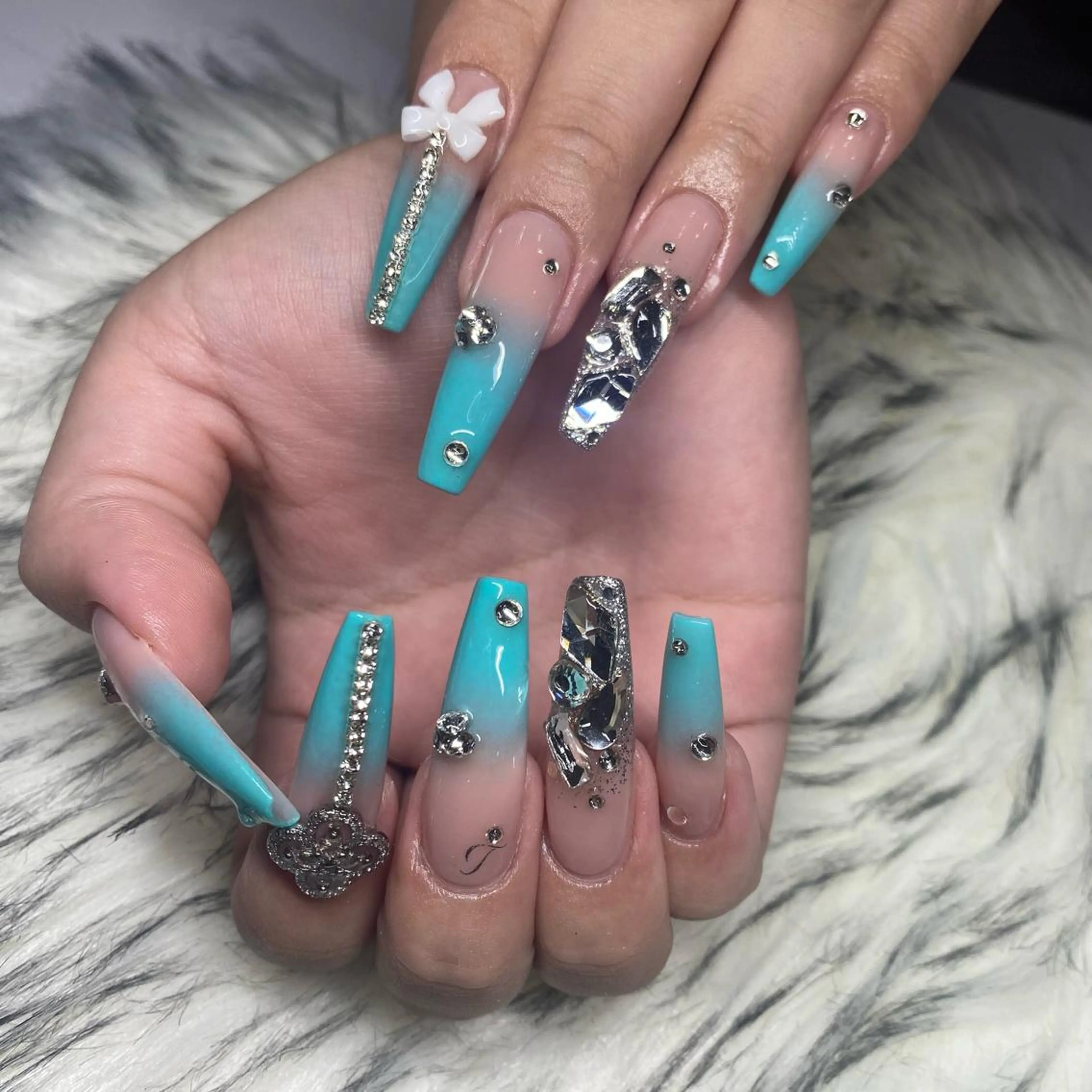 ネイル ハンドネイル la vie  Luire所属・la vie Luire ｱｽｶのネイルデザイン