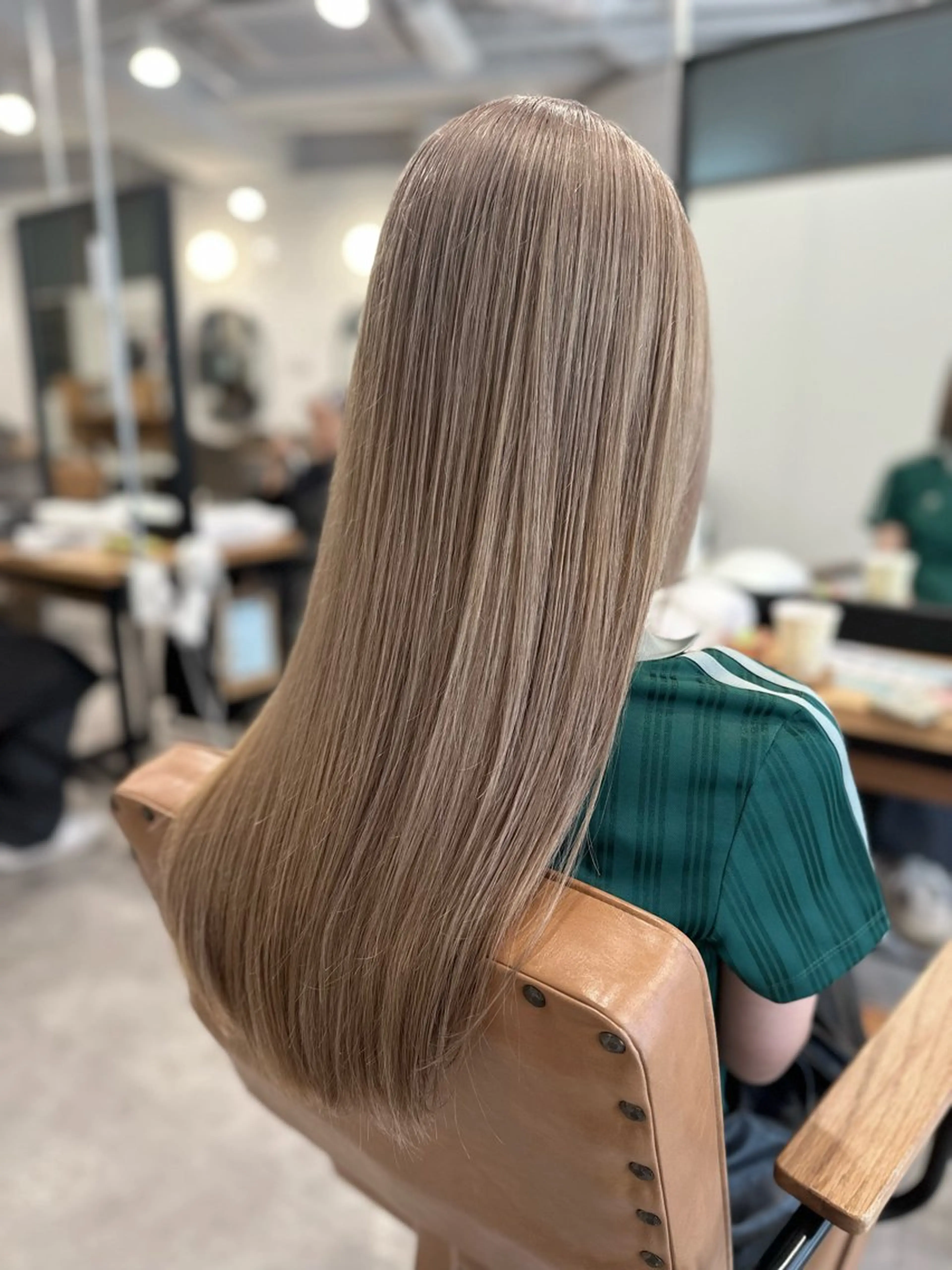 ロング カラー ベージュカラー ホワイトベージュ ヘアカラー トリートメント 特殊カラー特化 ✂️SHIAN フジのヘアスタイル