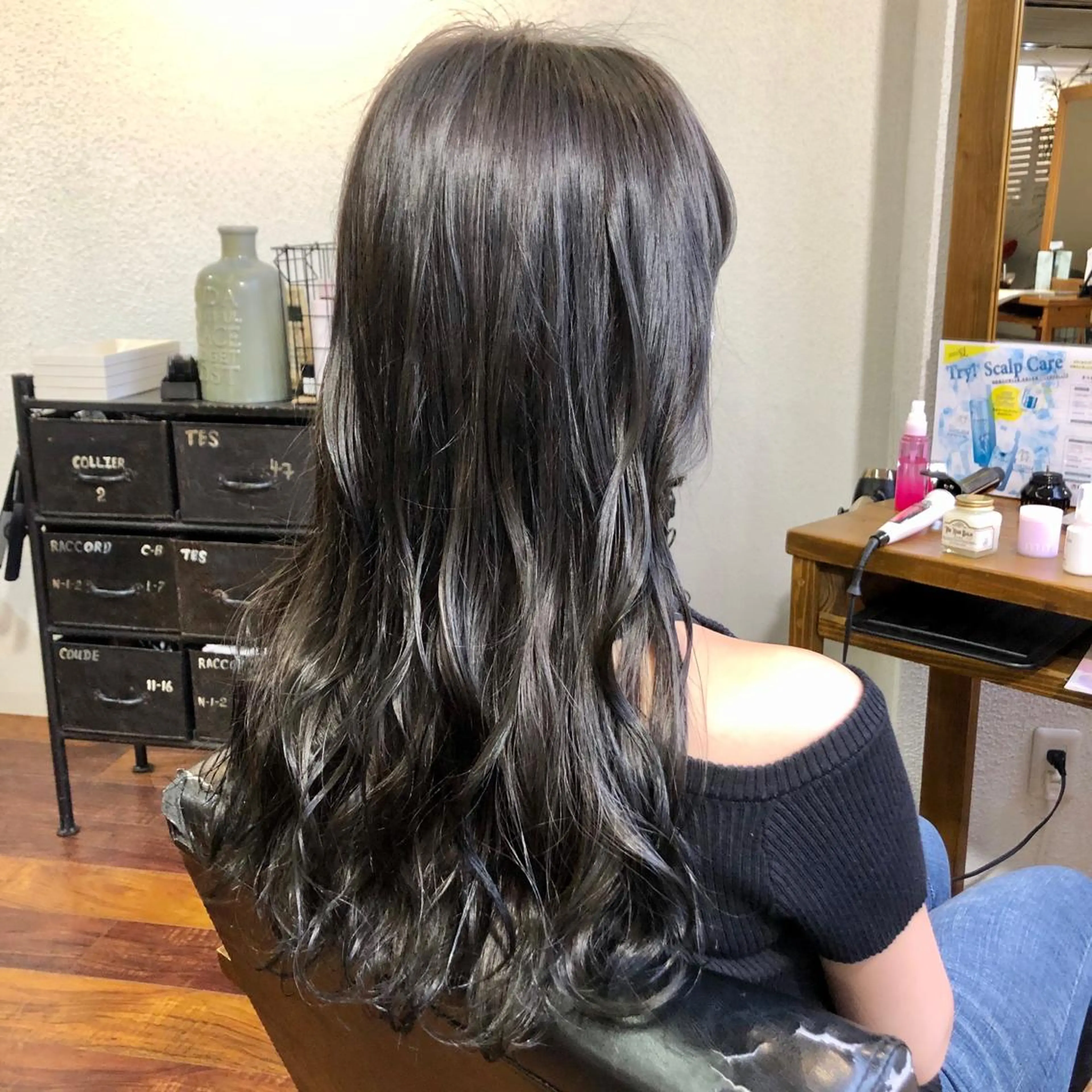 ロング カラー アッシュ アッシュグレー アッシュグレージュ ベージュカラー 透明感カラー カット ヘアカラー トリートメント 江上拓郎/ショート /酸性ストレートのヘアスタイル