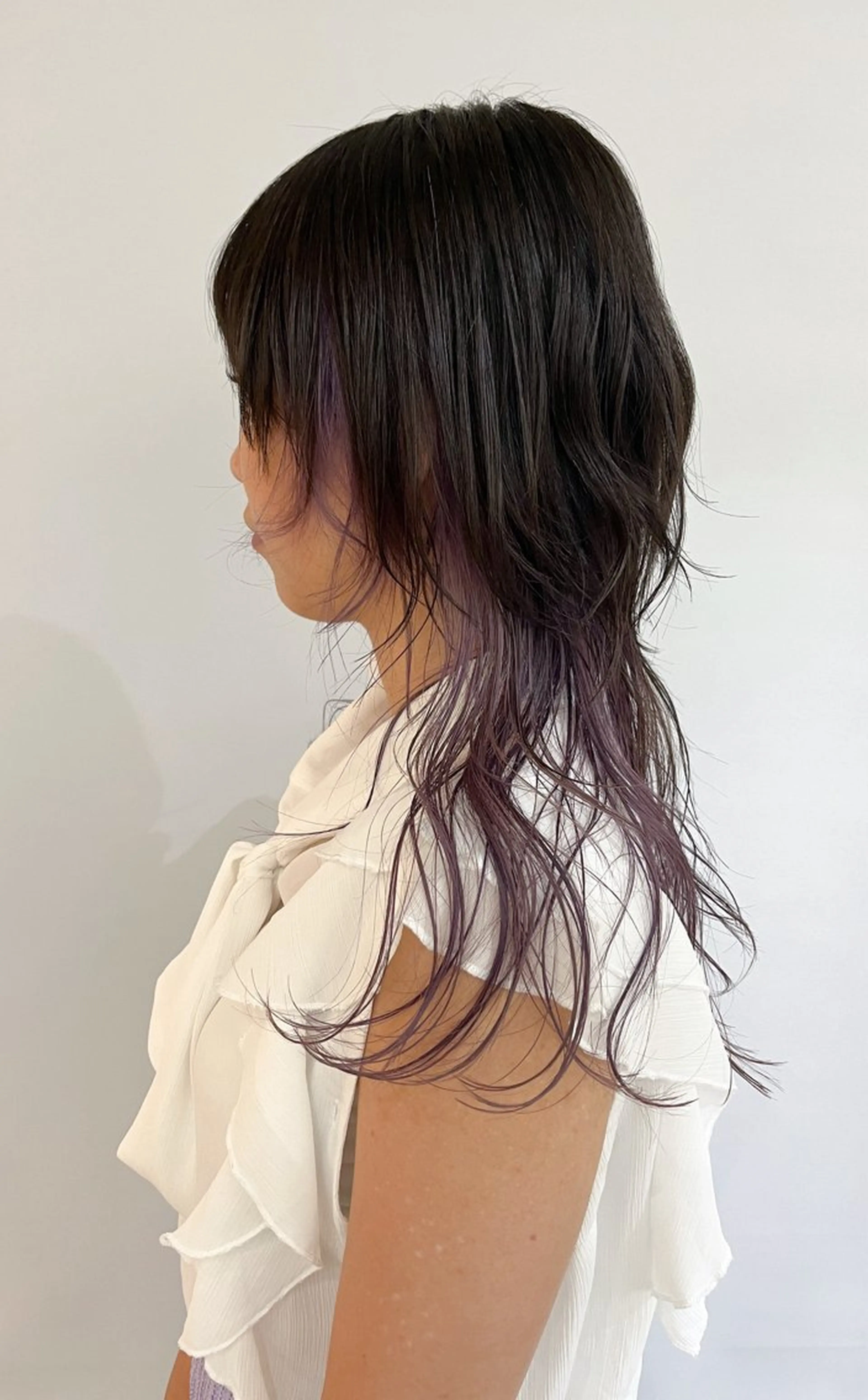 セミロング Kva所属・ウルフ/ハイトーン /髪質改善/AIRIのヘアスタイル