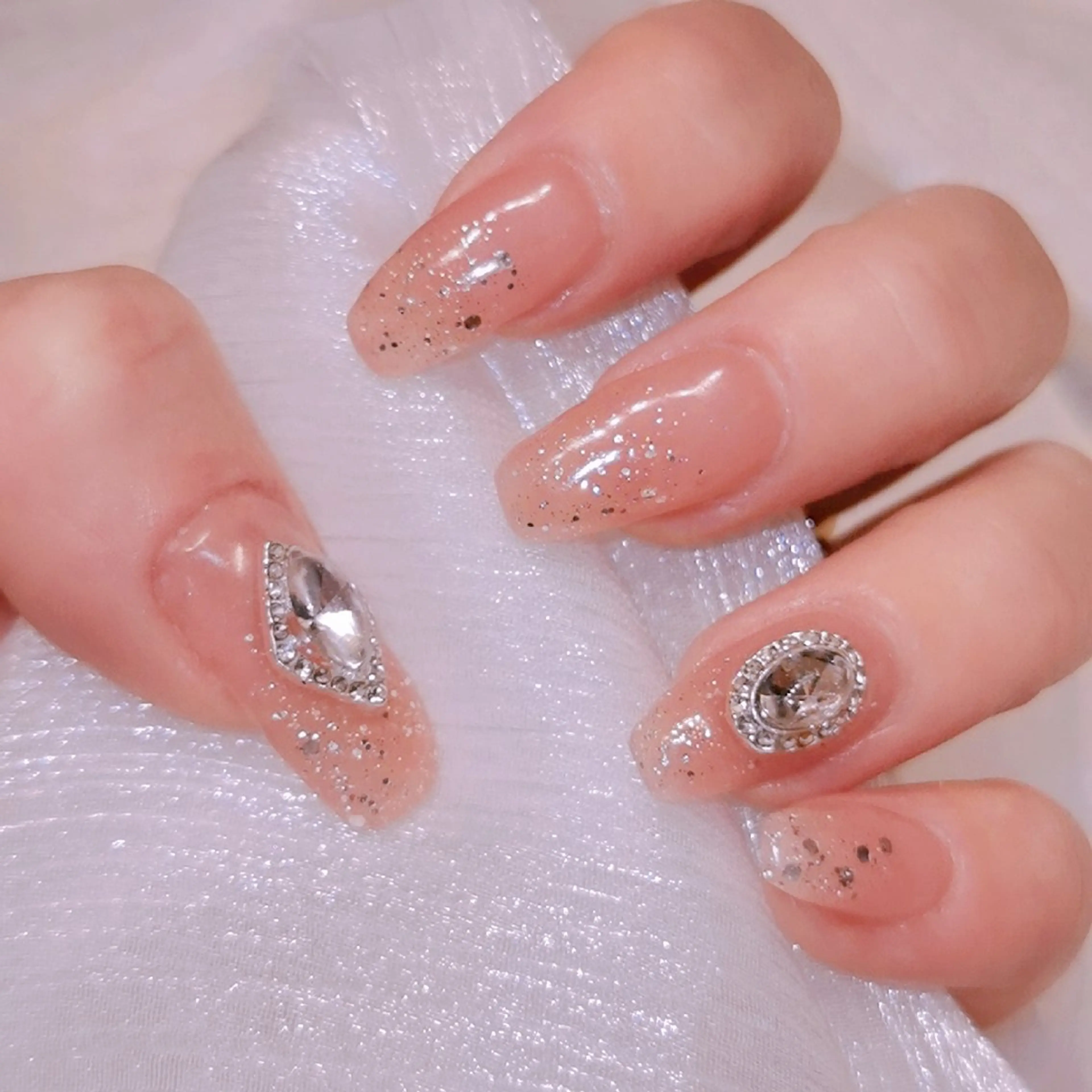 ネイル ハンドネイル ネイリストゆか💅 長さだし、深爪矯正のネイルデザイン