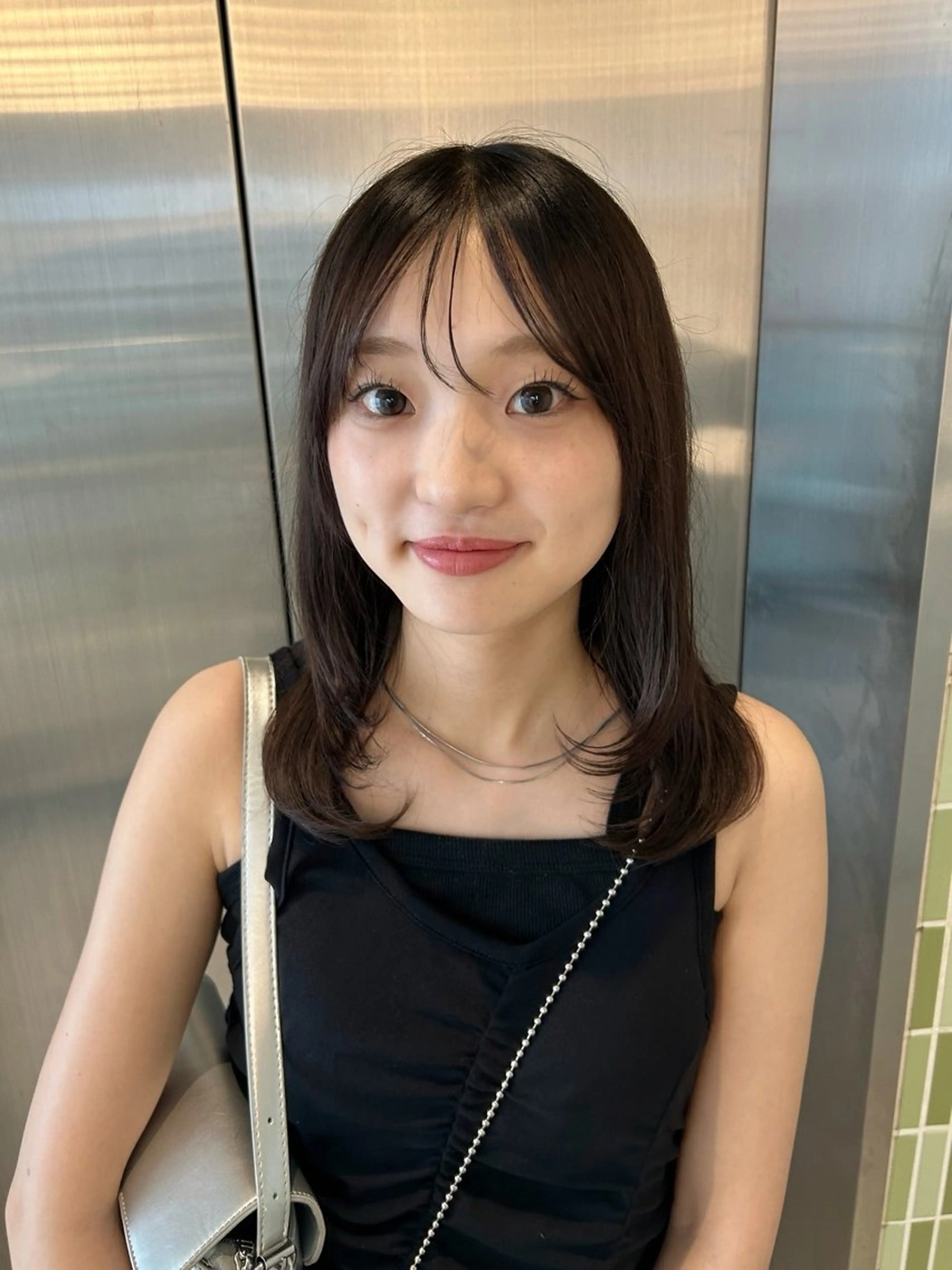 ミディアム .AIRI🌼 暖色/ぱつっとぼぶのヘアスタイル