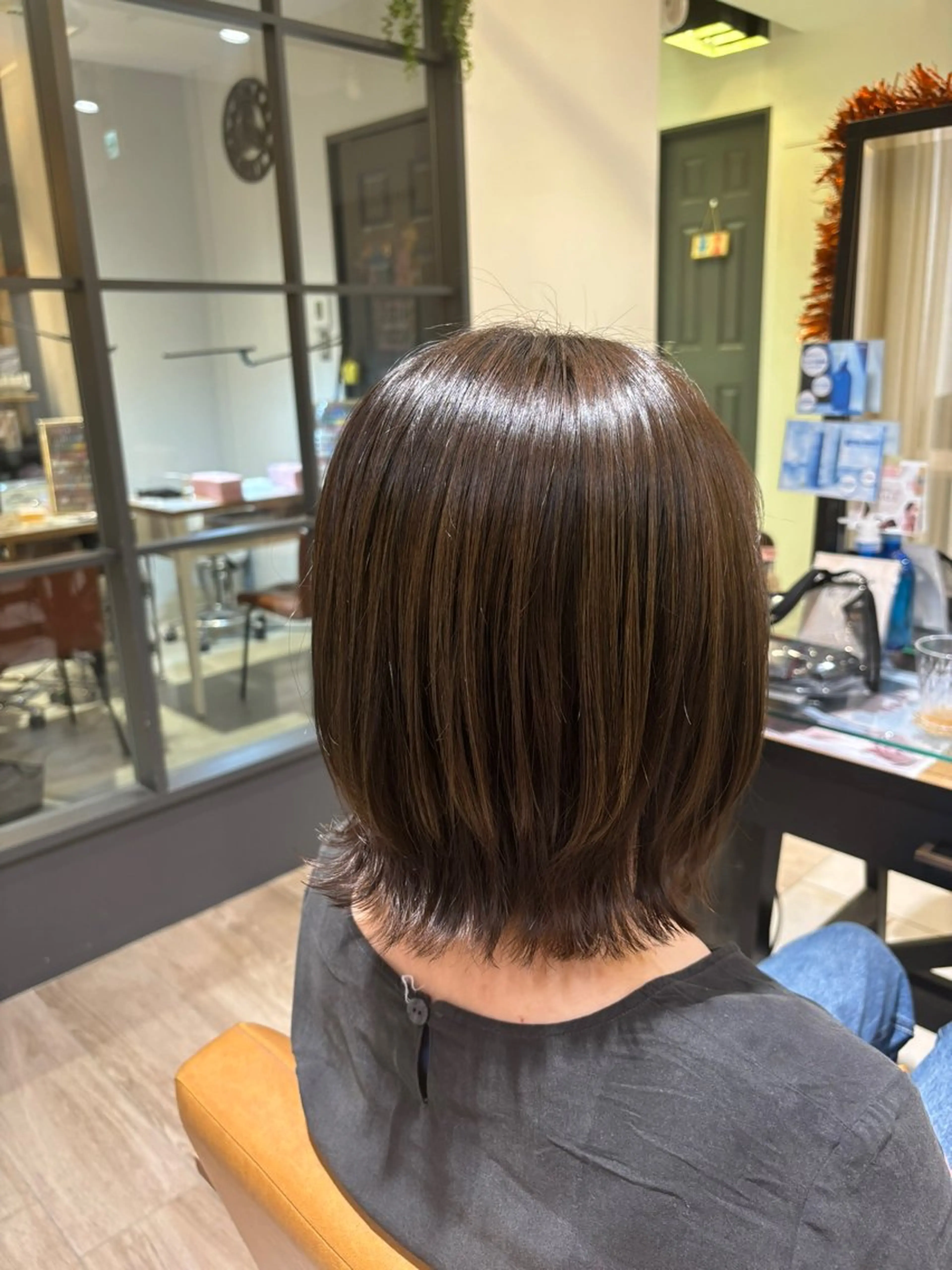 ミディアム 杉井 恵里のヘアスタイル