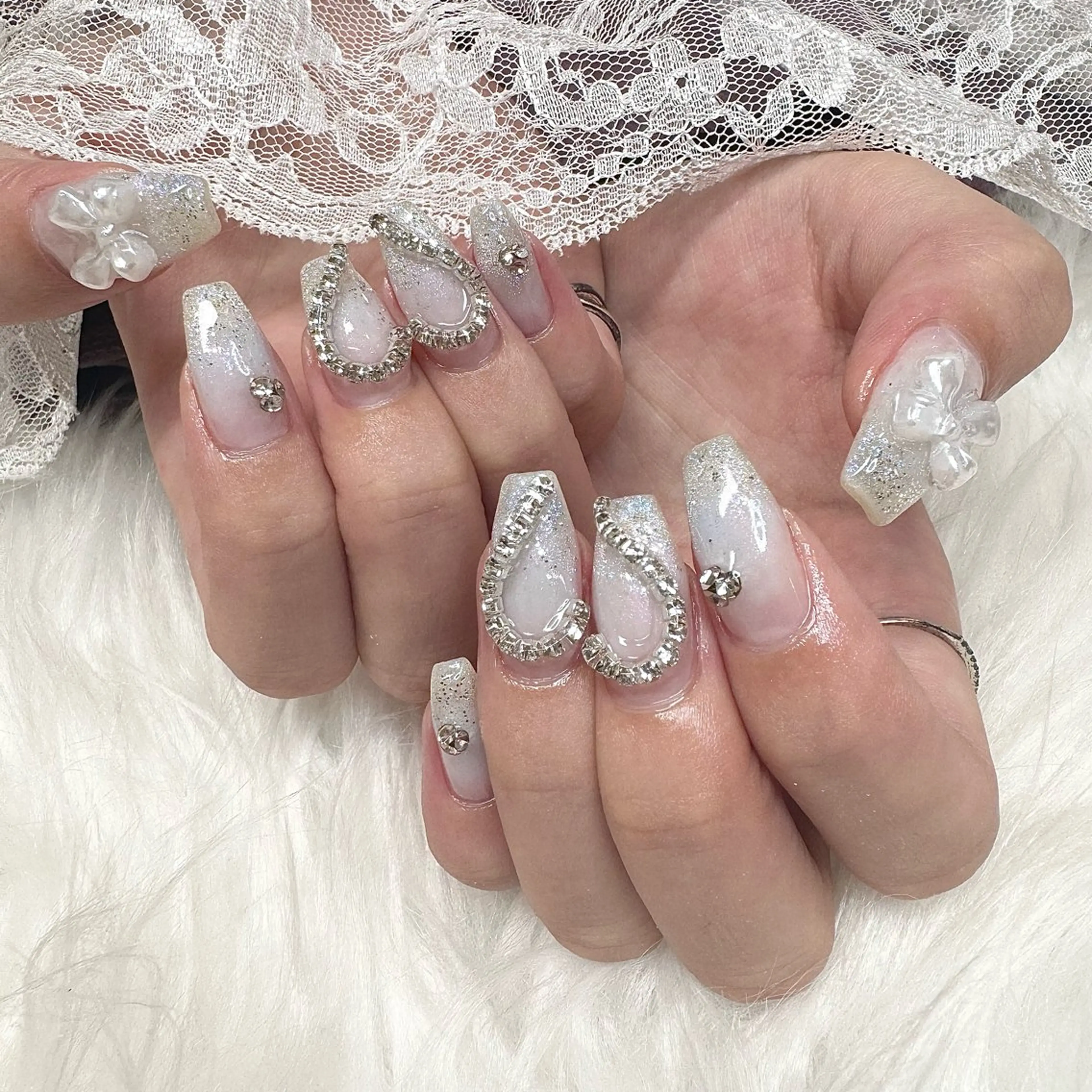 ネイル リボン ハンドネイル La neige* yuki 🥯🍑のネイルデザイン