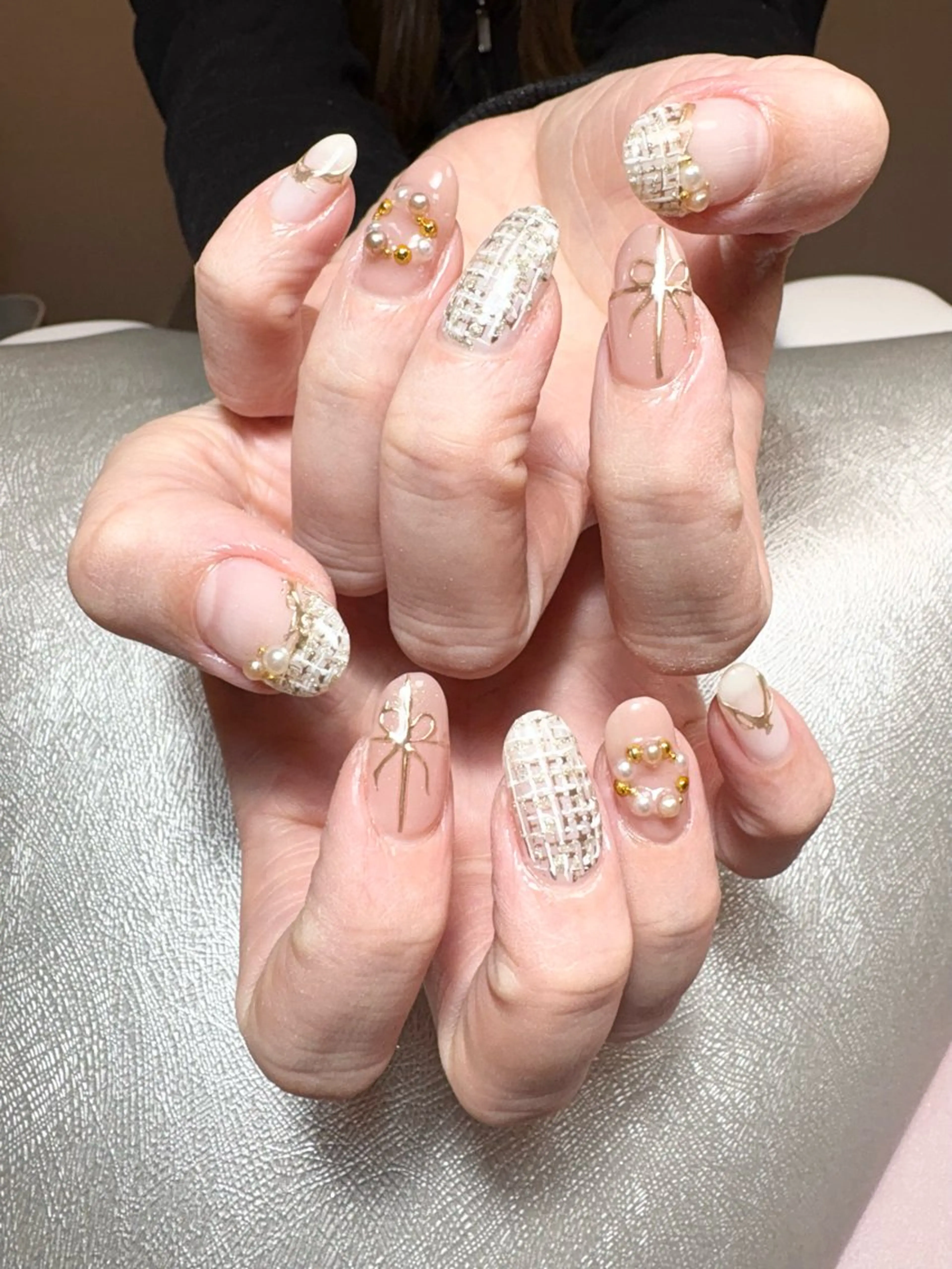 ネイル フレンチネイル リボン ツイードネイル ホワイト 冬ネイル ハンドネイル ✨韓国✨nail salonLumieのネイルデザイン