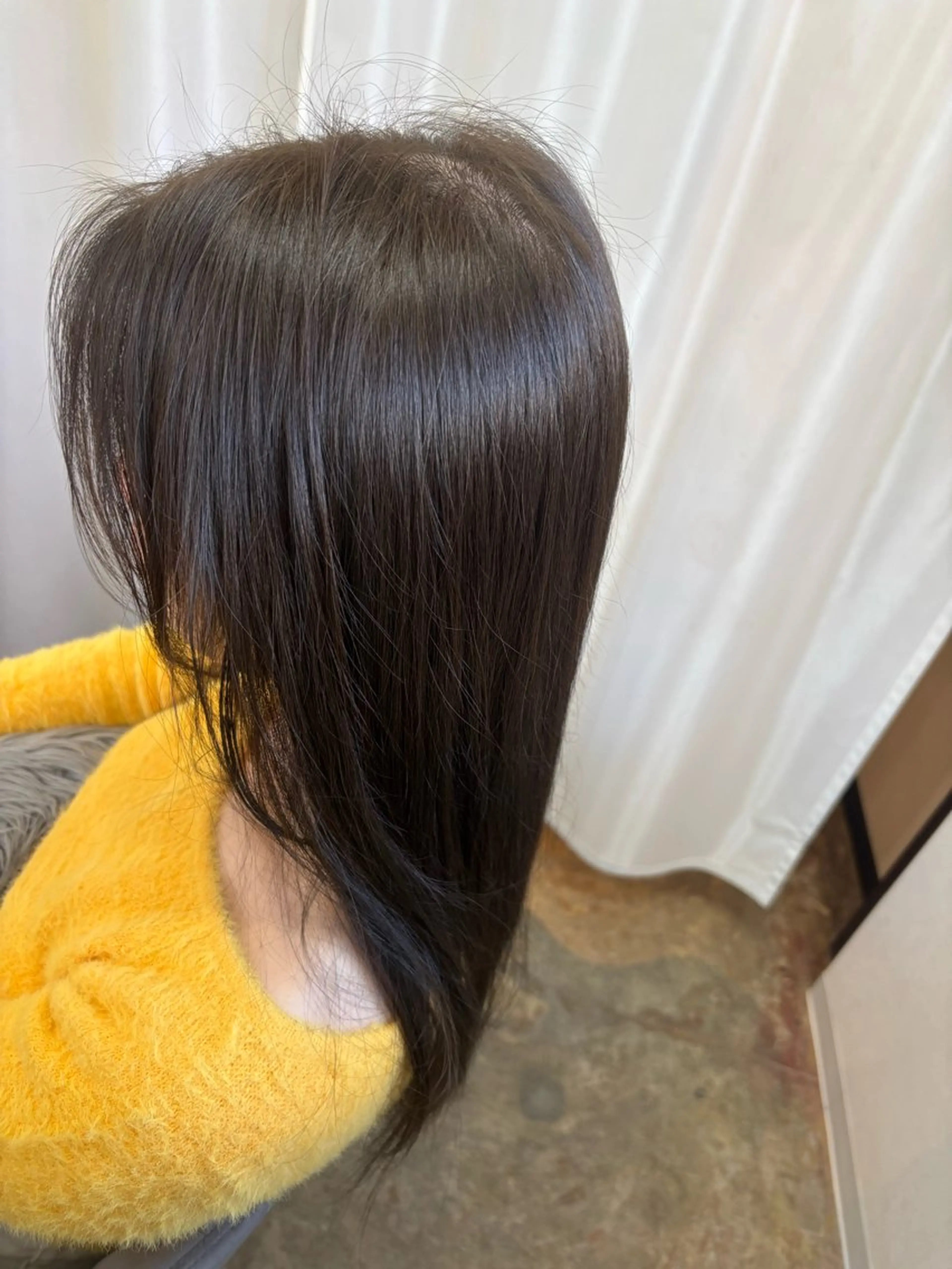 カラー LoE(ロエ)阪口 杏瞳のヘアスタイル