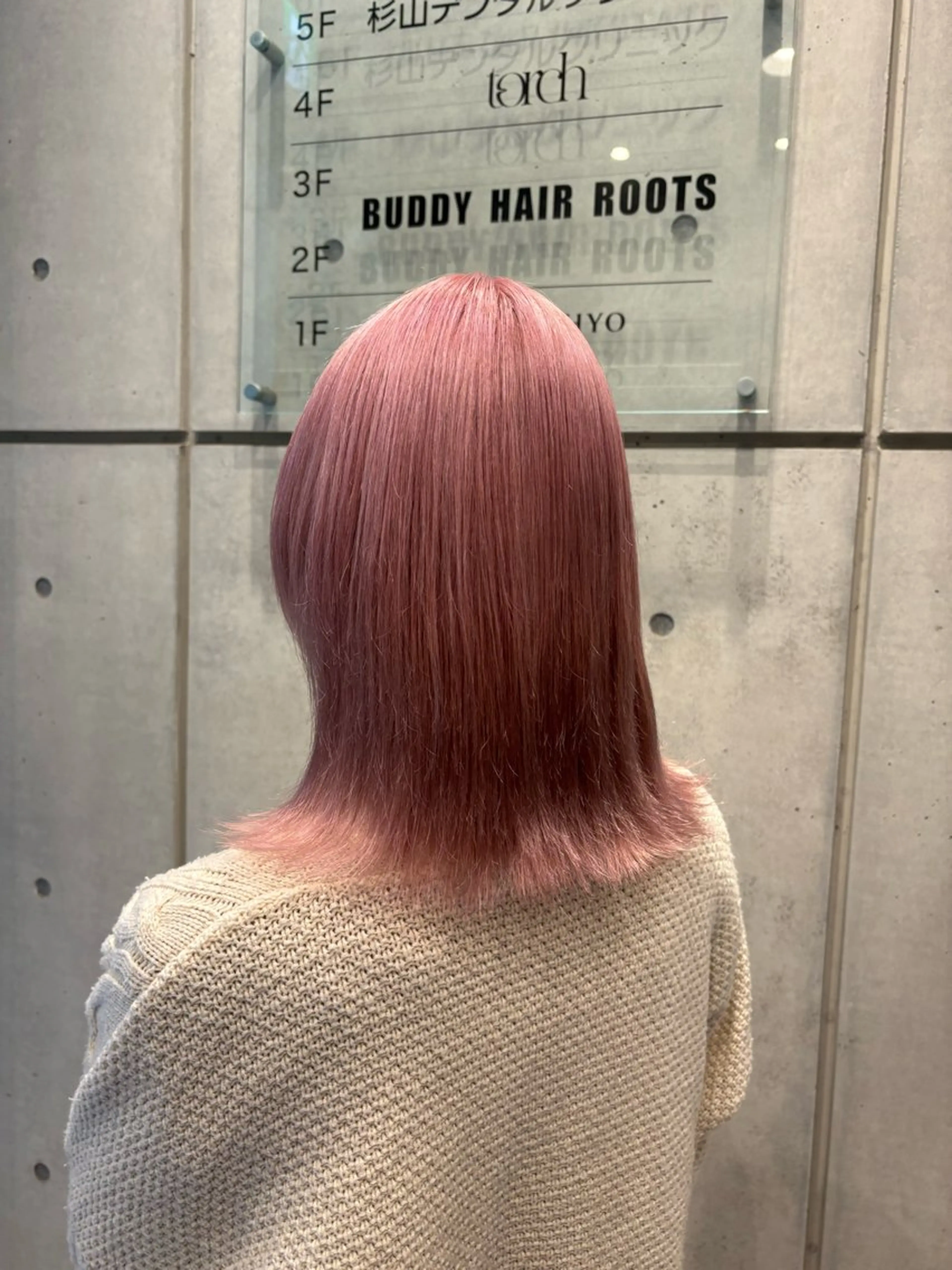 ミディアム カラー ピンクカラー ホワイトピンク ヘアカラー パーマ/カラーモデル ななほのヘアスタイル