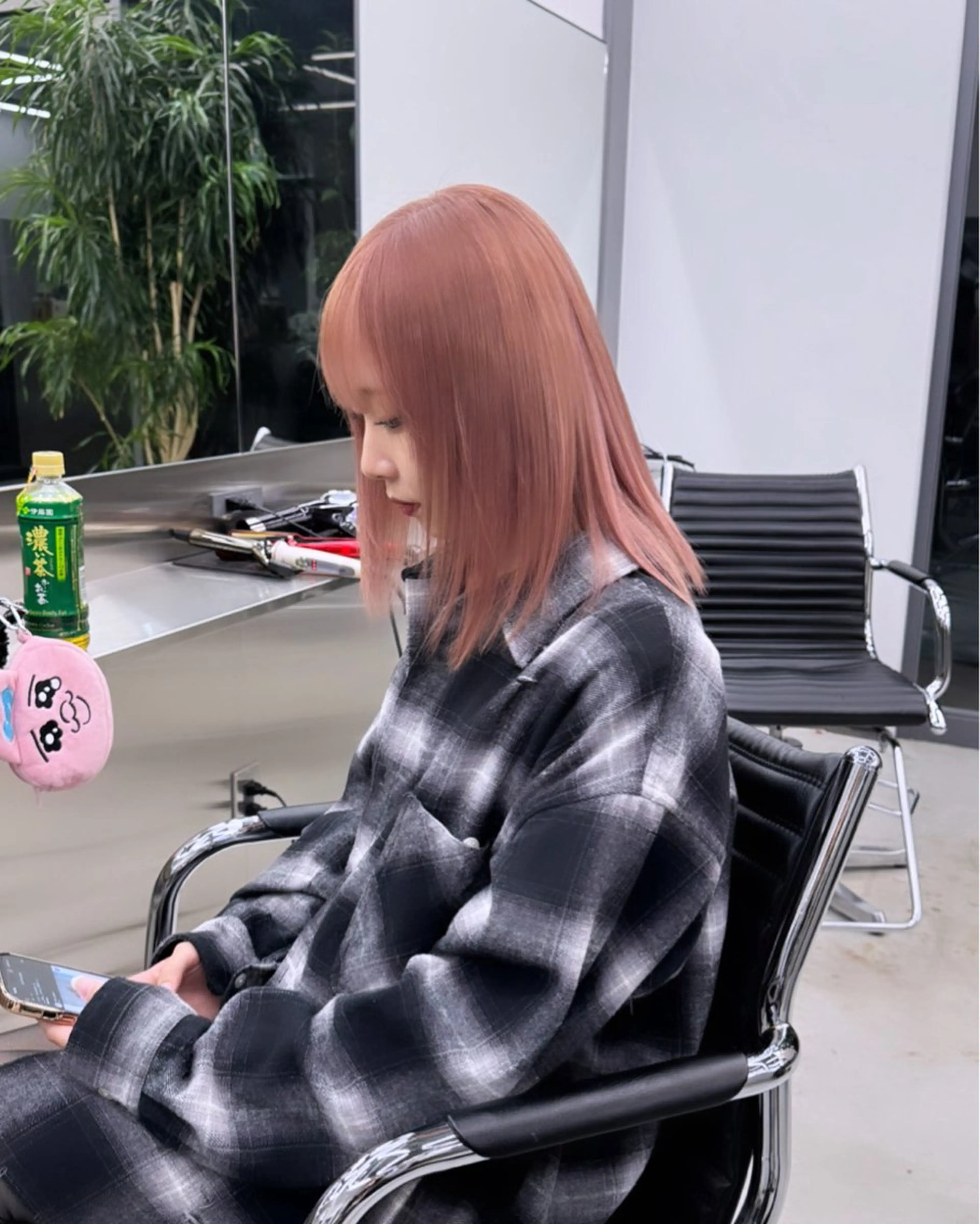 カラー ベージュカラー ブリーチ ピンクカラー ピンクベージュ LIT.所属・レイヤーカット🎀 モデル施術◎吉村麻佳のヘアスタイル