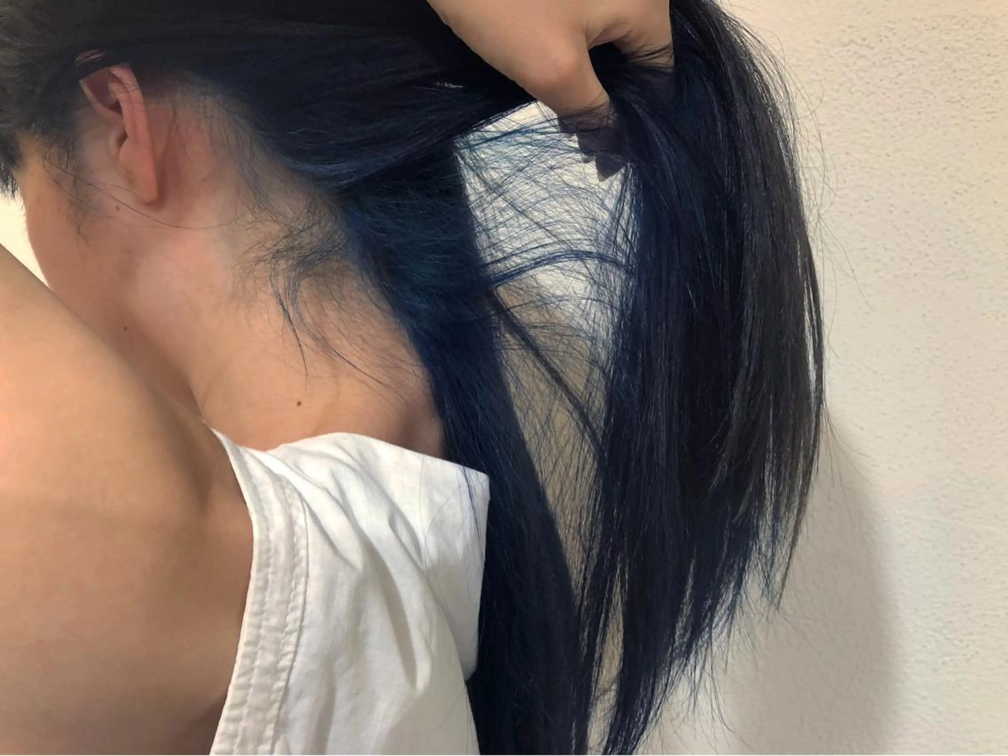 ロング カラー ブリーチ ブルーカラー 透明感カラー ダークグレー ヘアカラー パ ルのヘアスタイル