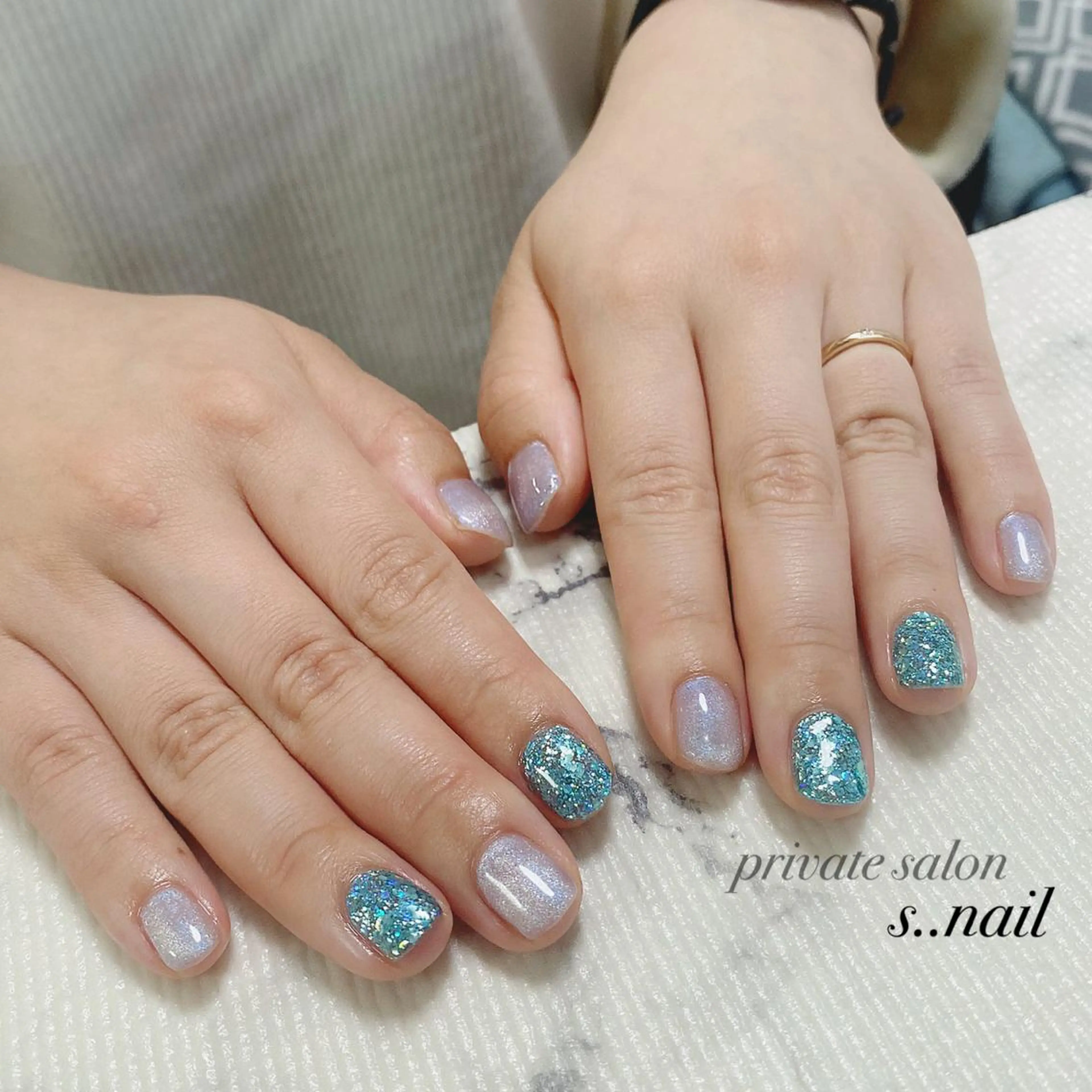 ネイル ラメ(グリッター) 水色 ハンドネイル フットネイル s..nail / MORITAのネイルデザイン