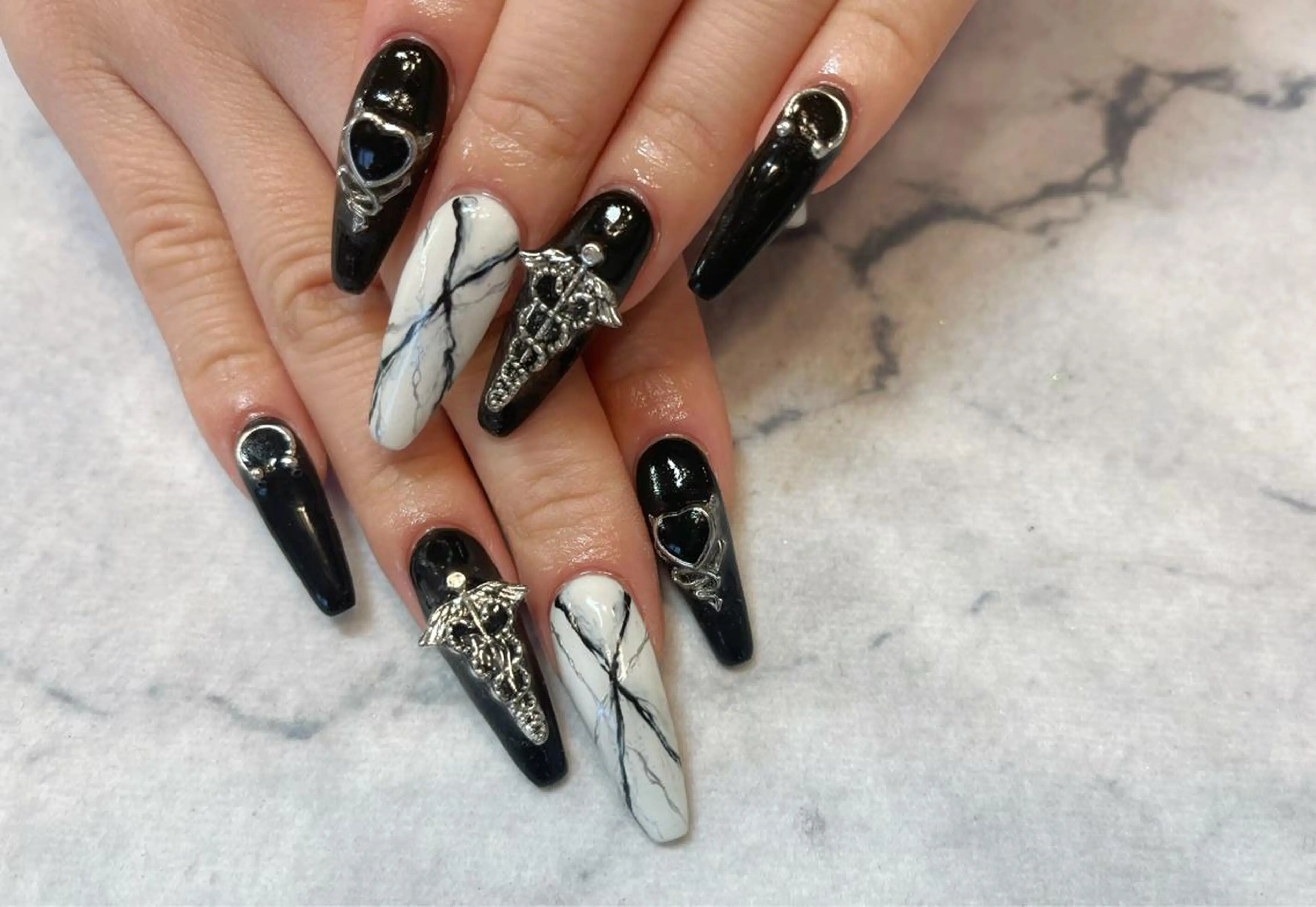 ネイル 持ち込み ハンドネイル ネイルサロン Bebeのネイルデザイン