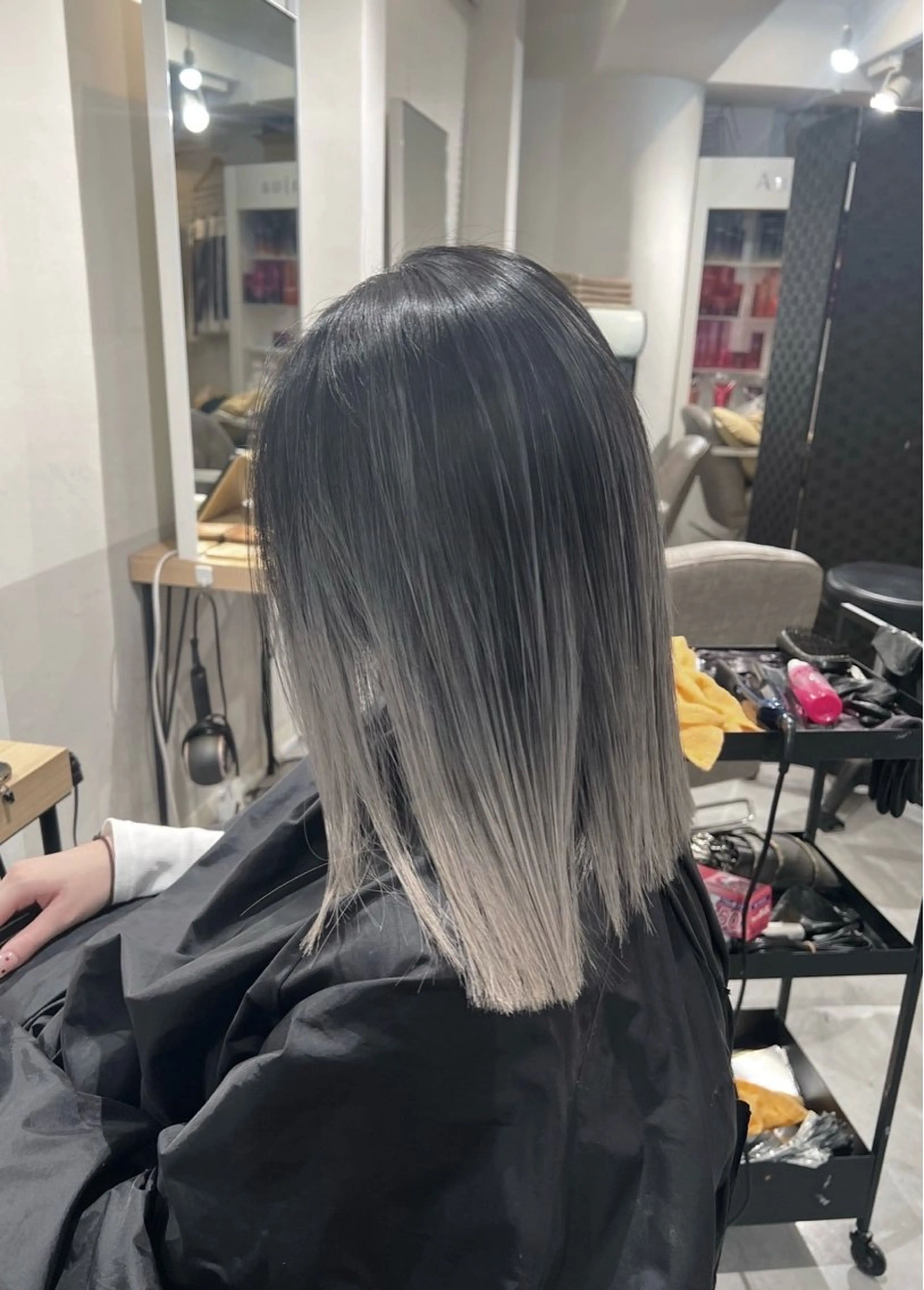 ミディアム カラー バレイヤージュ グレージュ レイヤーカット ヘアカラー トリートメント ROBIN所属・指名数No.1 /NAOYAのヘアスタイル