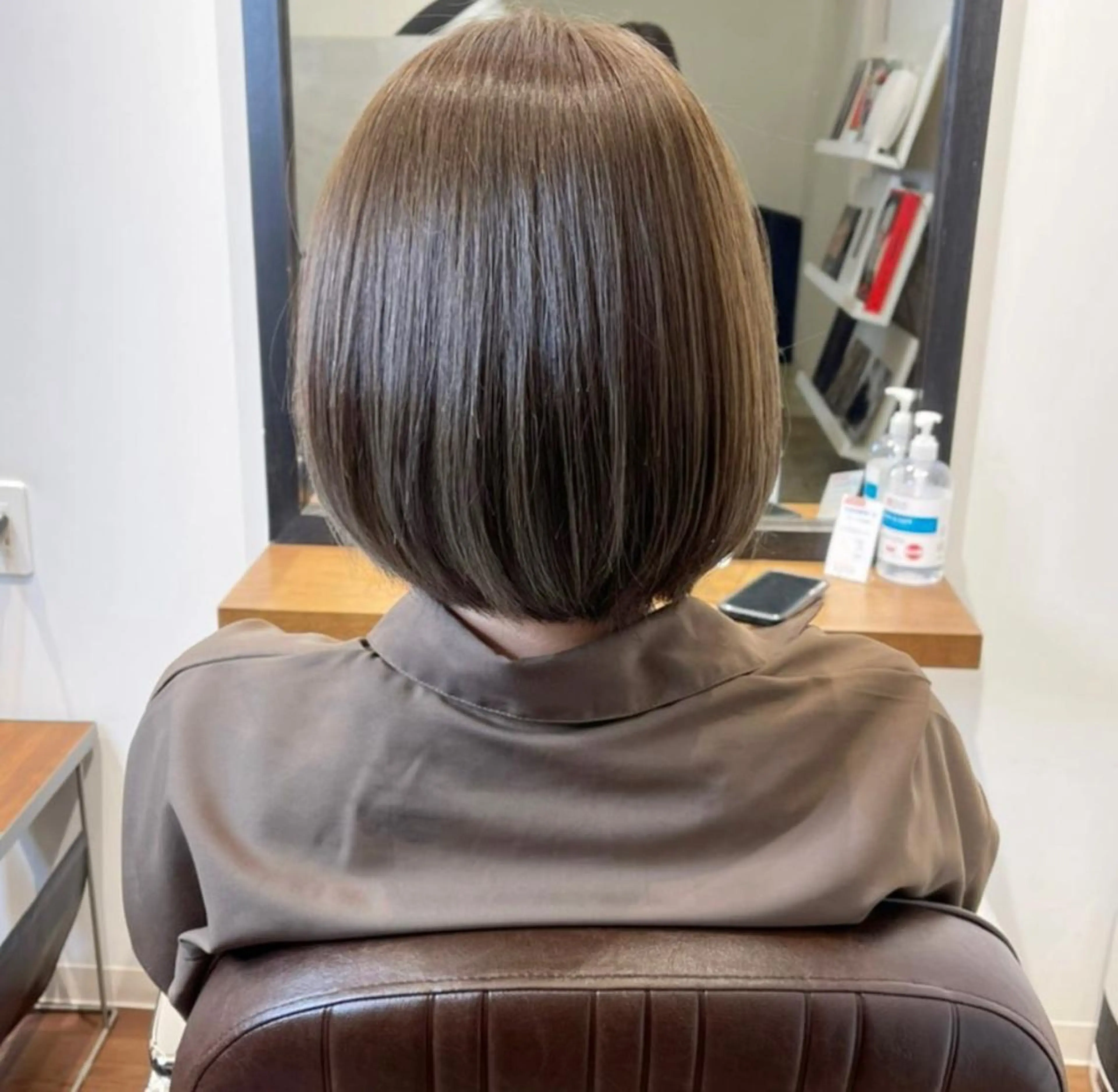 ミディアム アッシュ LINE.ai所属・mei／周南 ／ぷつっと／レイヤーのヘアスタイル