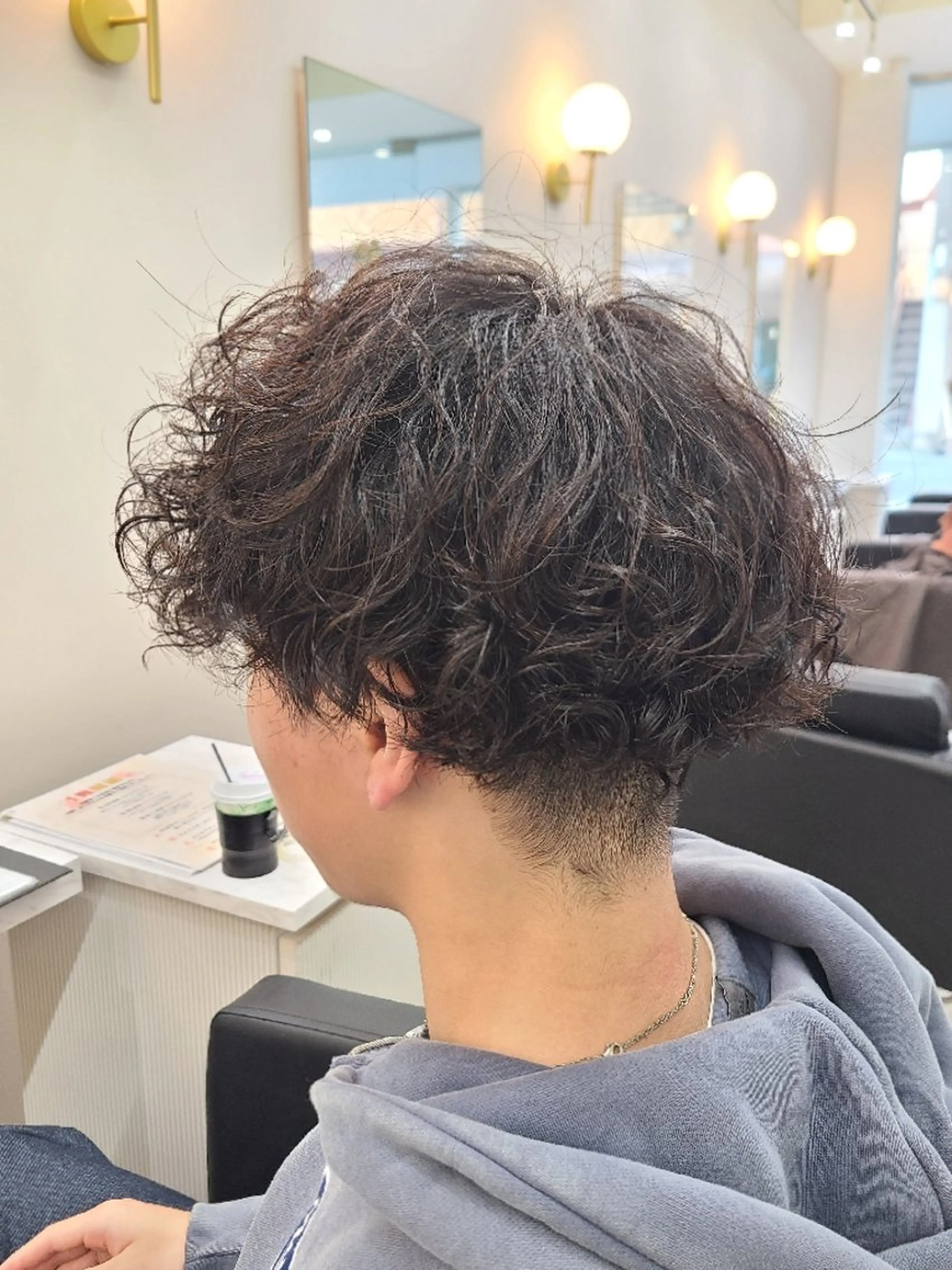 ショート パーマ メンズ メンズパーマ プードルパーマ プードルパーマ カット パーマ 桐島 令奈のヘアスタイル
