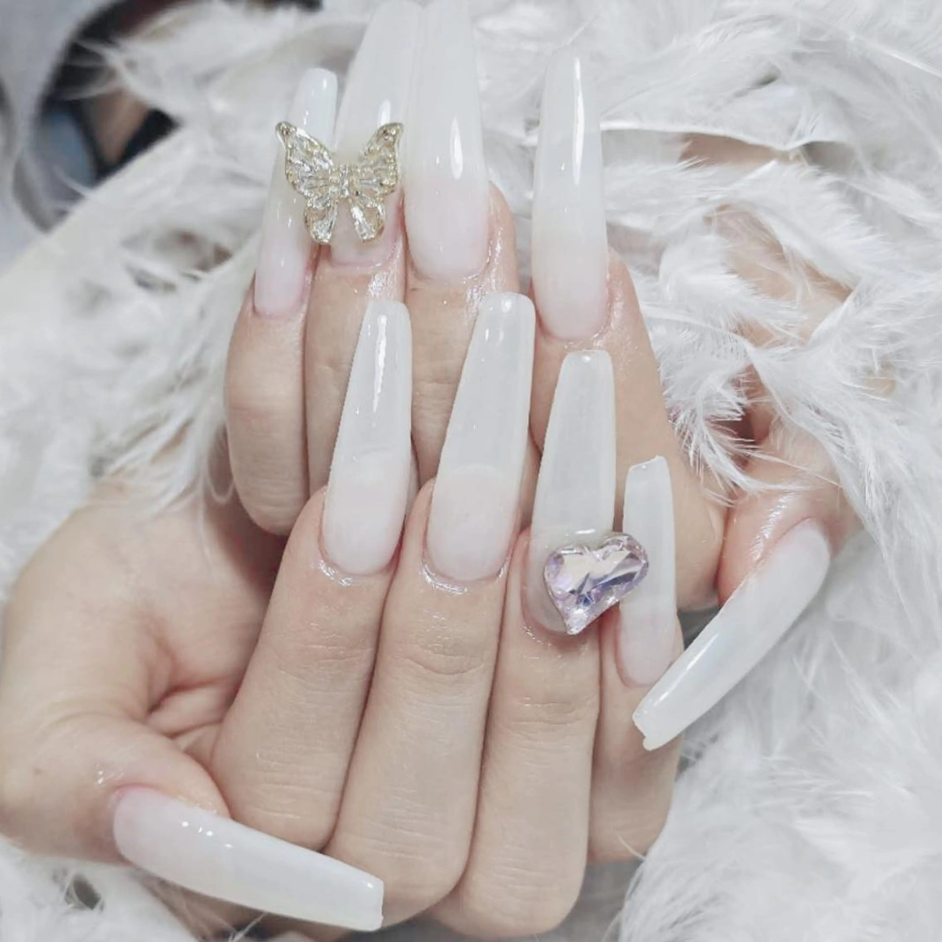 ネイル アートネイル オーロラネイル フラッシュネイル ガーリー キラキラネイル ハンドネイル Diamond NAIL💝のネイルデザイン