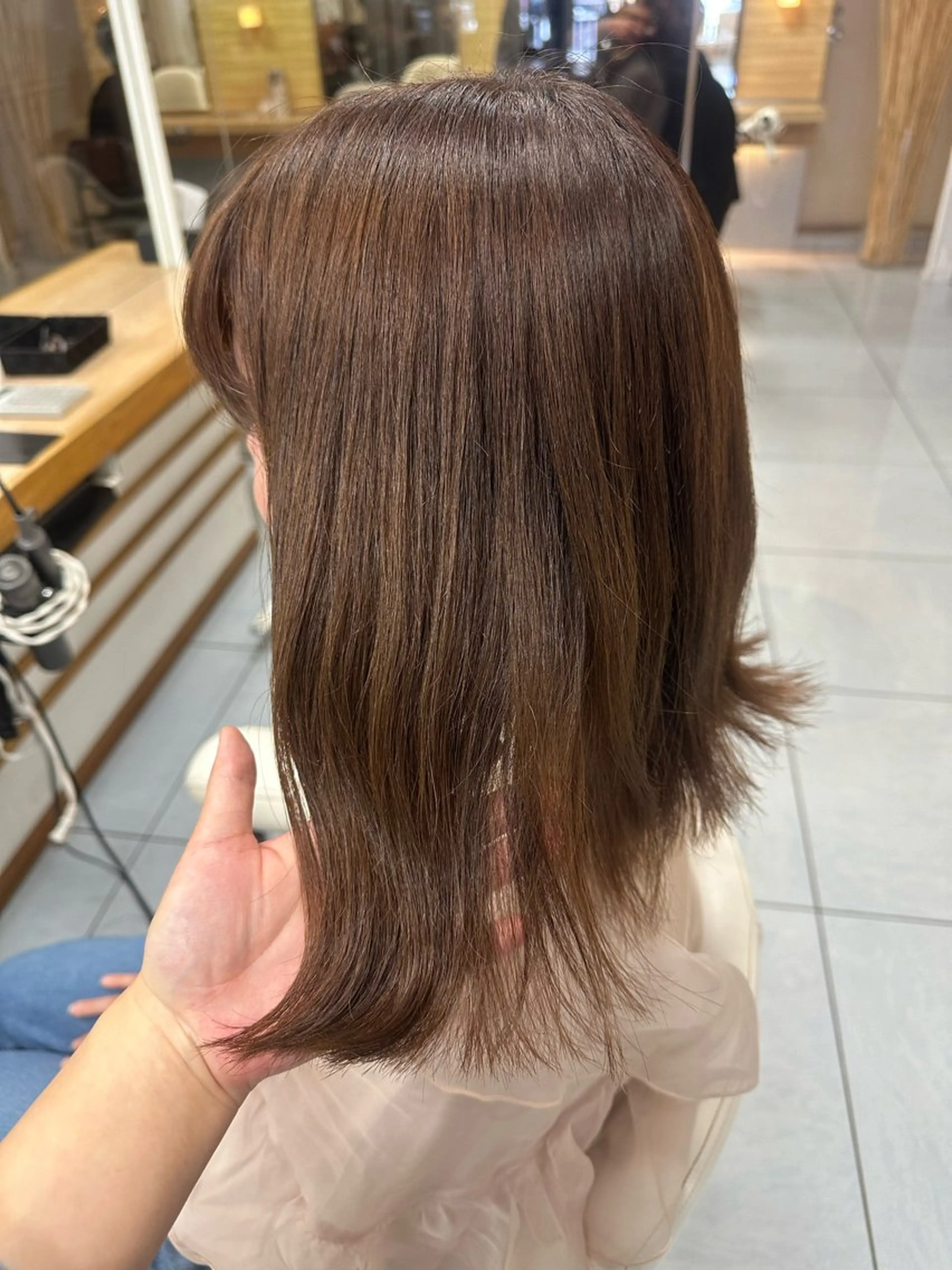 ミディアム カラー 透明感ブラウンカラー 🫧レイヤー🩰好実のヘアスタイル