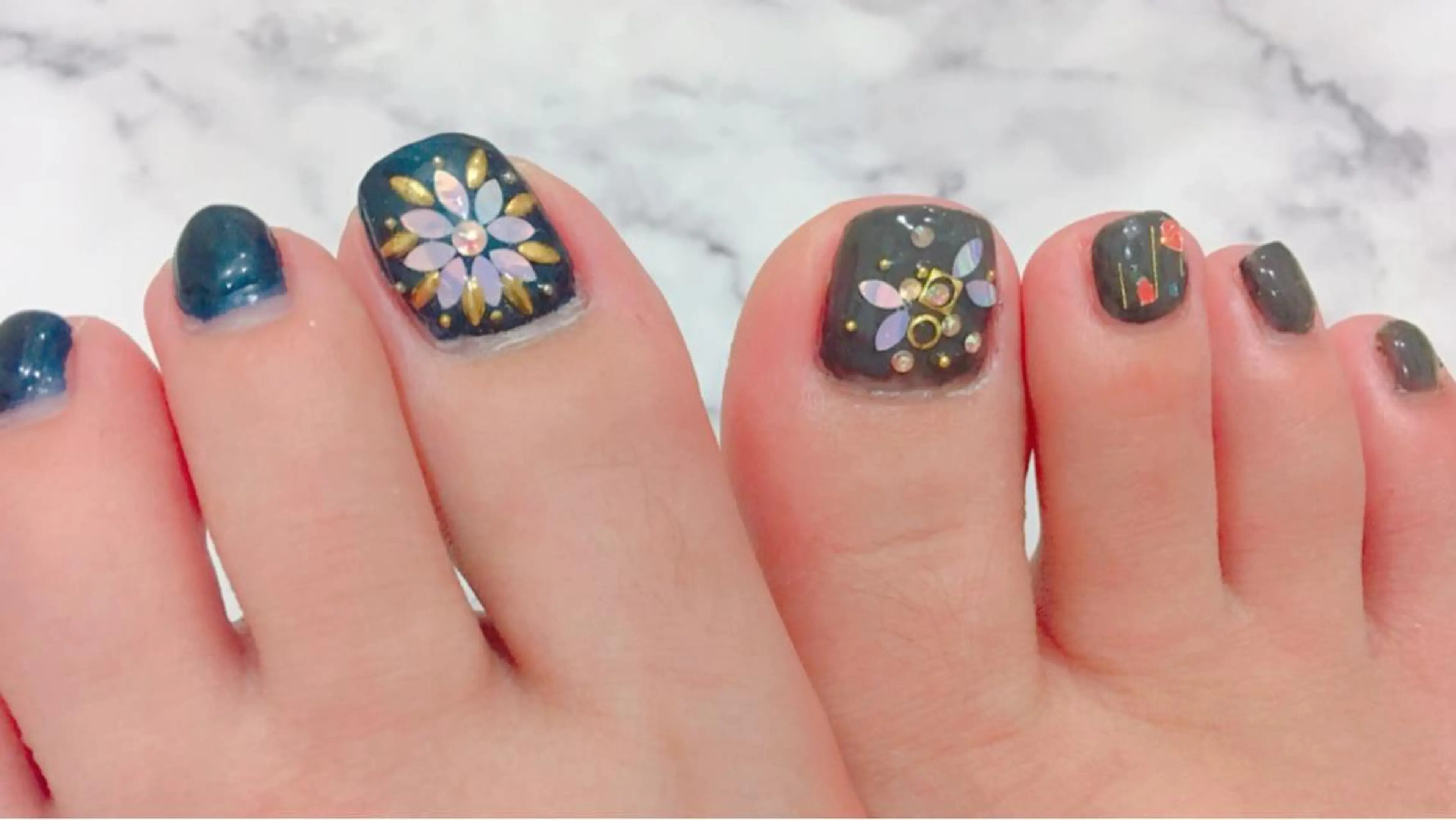 ネイル フットネイル ネイル＆フラワーサロン〜Ri✦hiro〜鳥栖店所属・HIRATA RIEのネイルデザイン