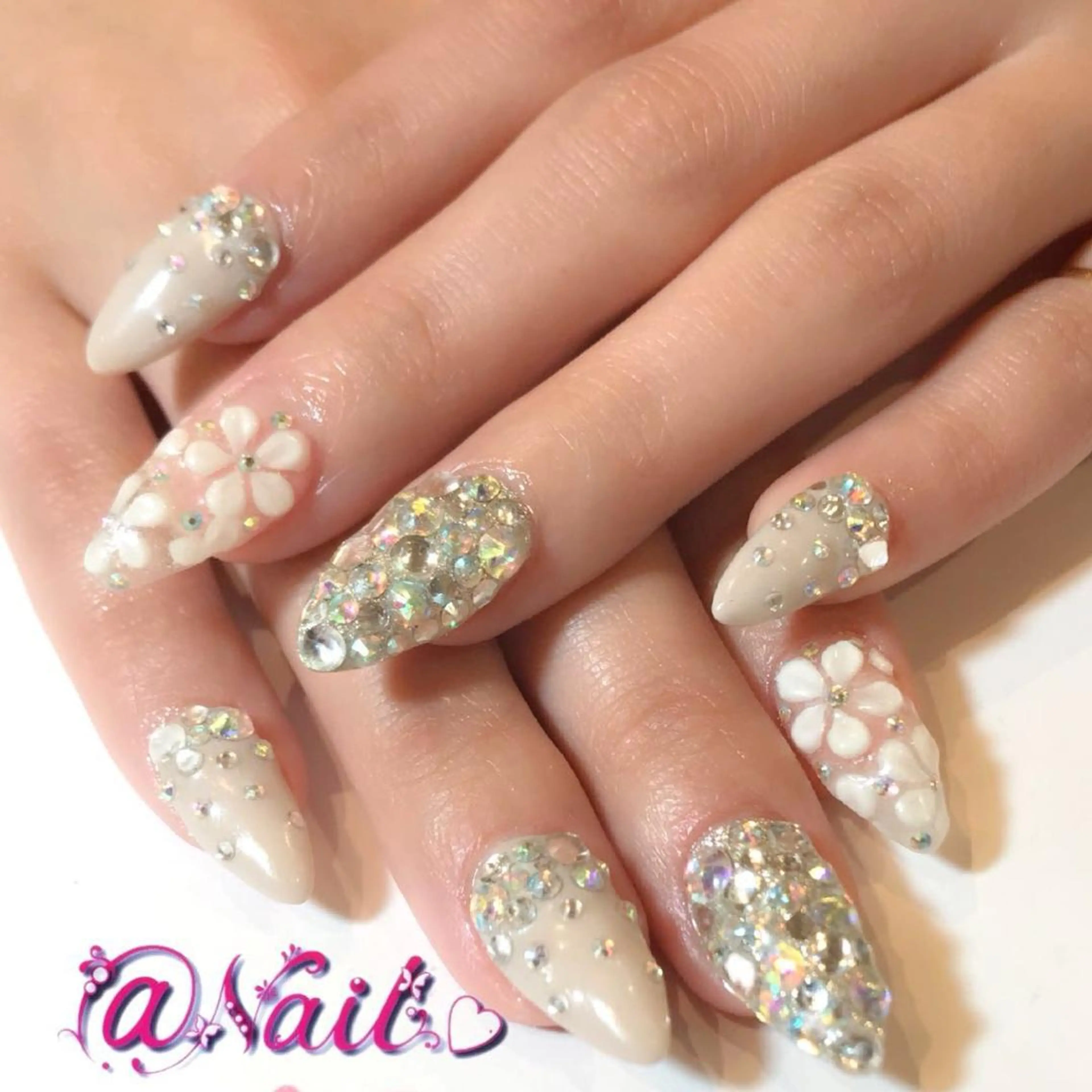 ネイル アートネイル フットネイル ジェルネイル 持ち込み スカルプネイル 小尾 栞のネイルデザイン