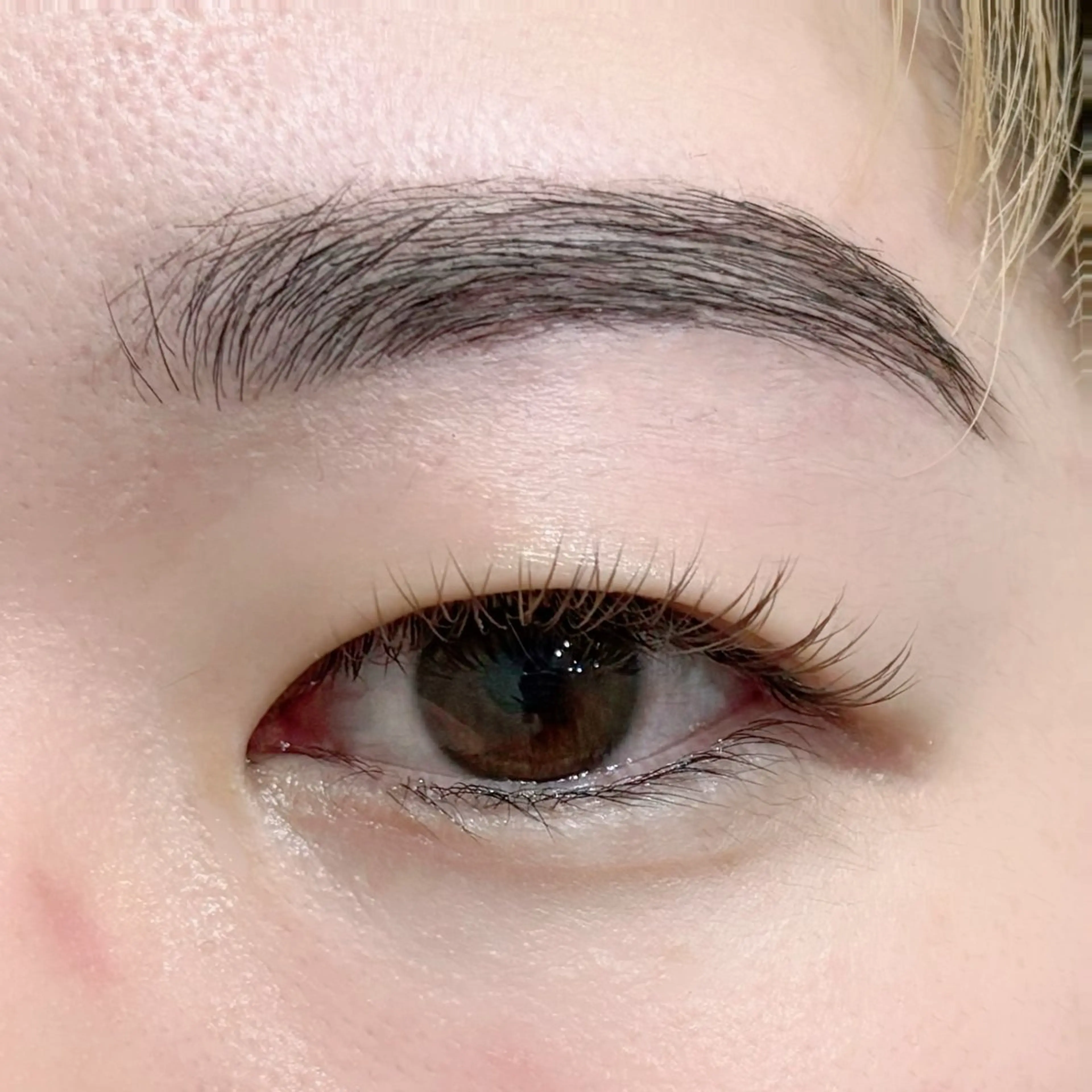 アイブロウ ハリウッドブロウリフト Kanami カナミのマツエク・マツパデザイン