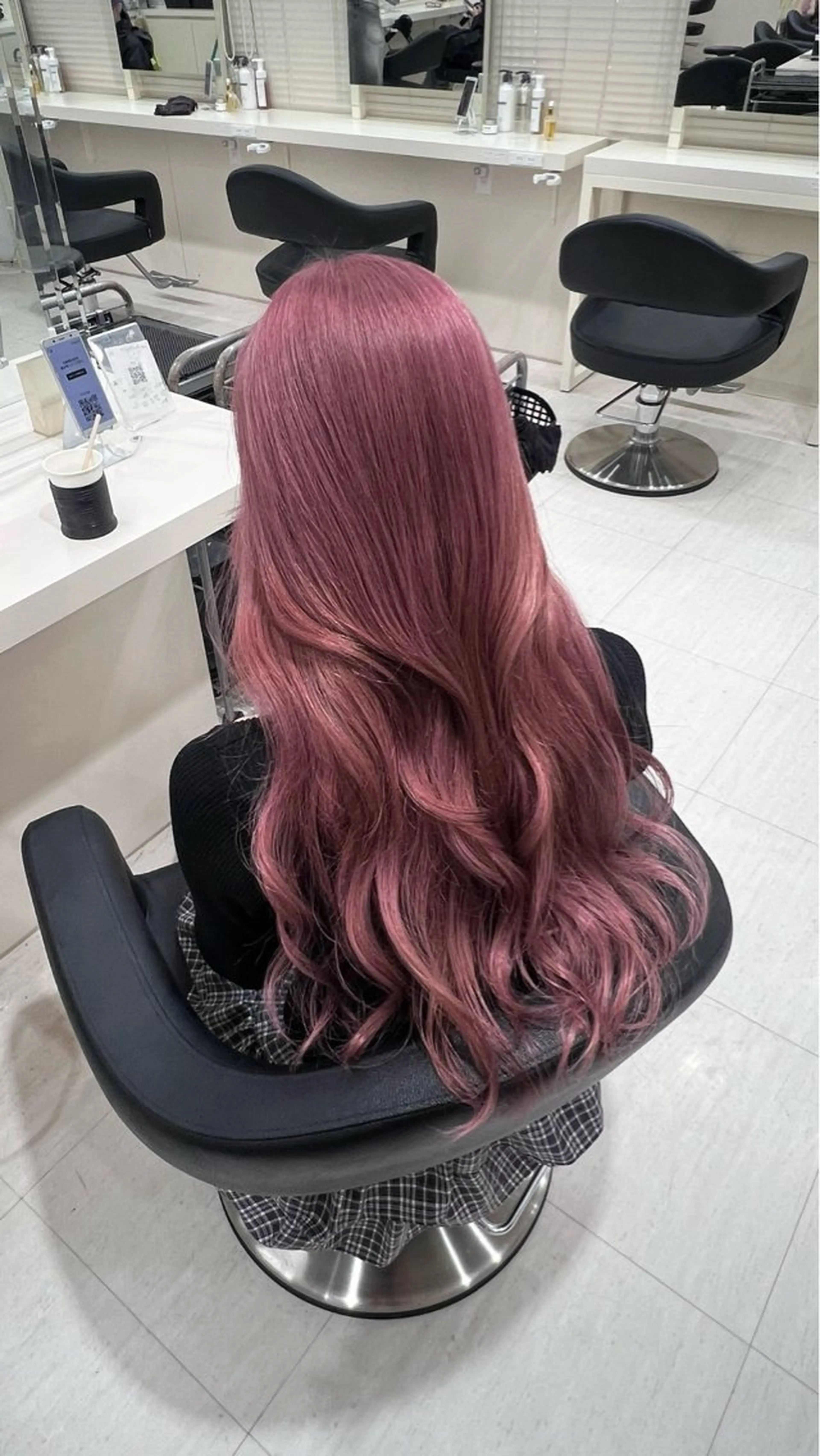 ロング カラー ヘアアレンジ 韓国レイヤー&ピンク 艶髪🩶maikoのヘアスタイル