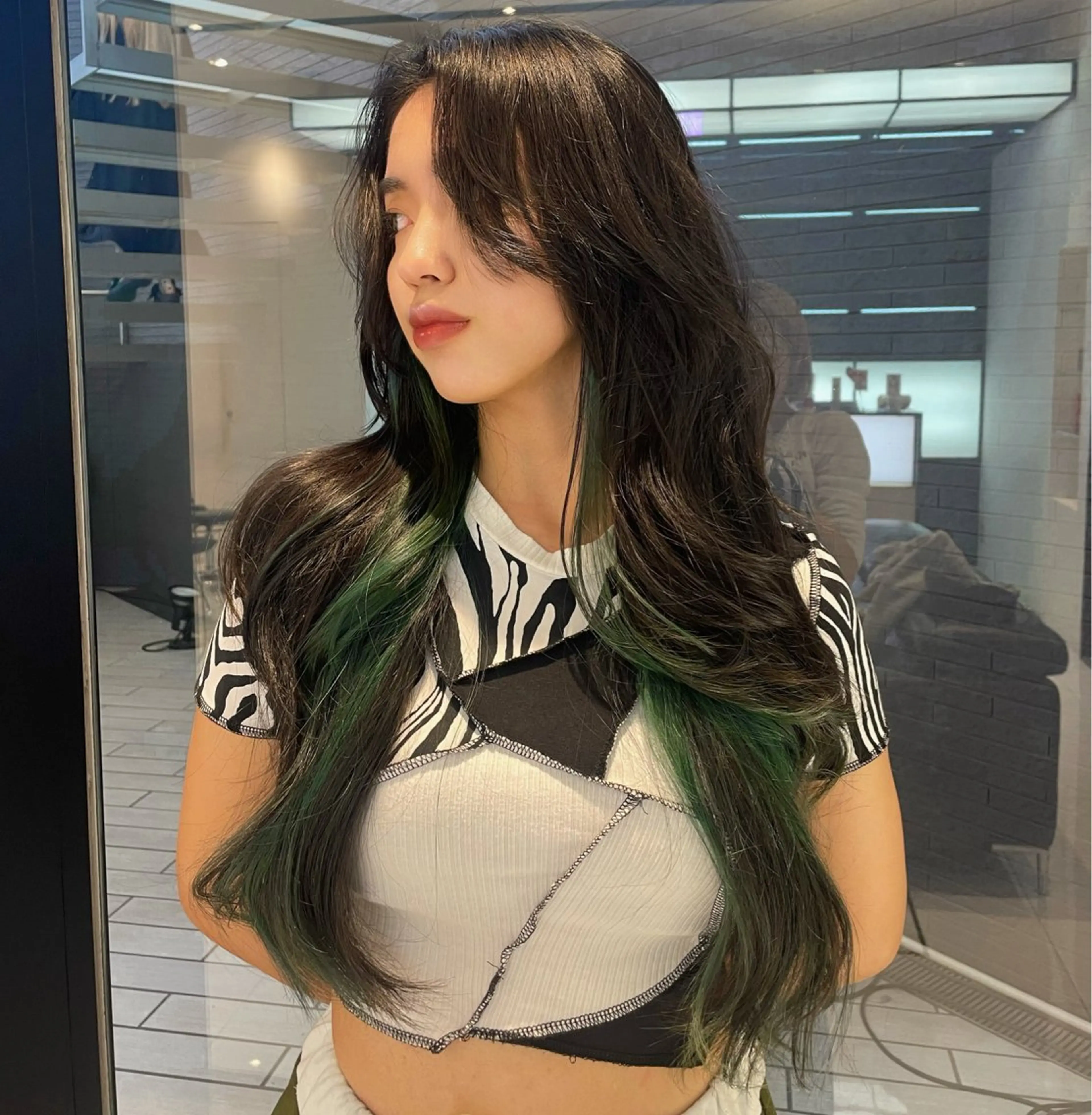 イヤリングカラー🍒🤍ワンポイントデザインカラー!!の写真