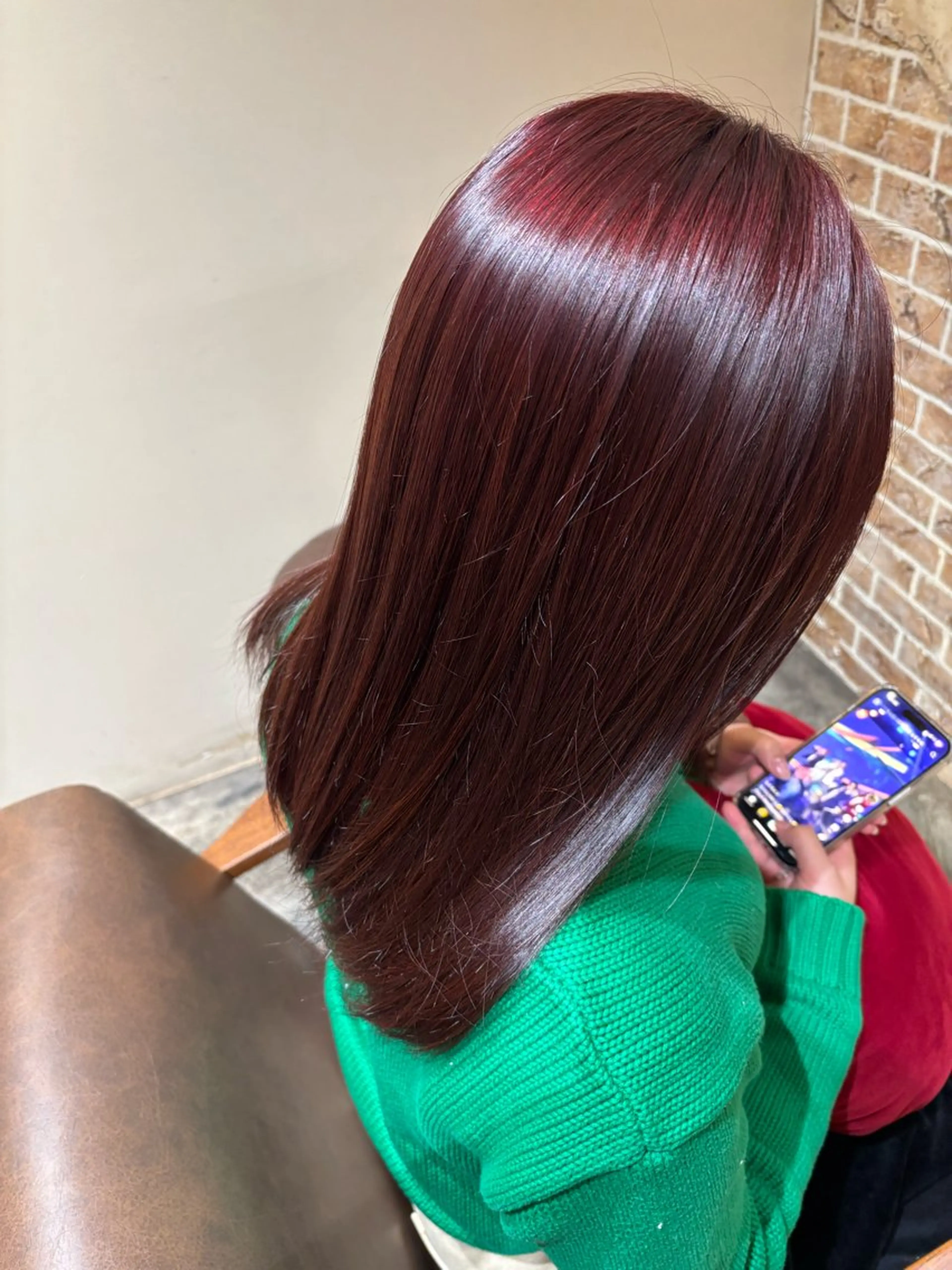 カラー 黒髪 レッドカラー 山本 遥海のヘアスタイル