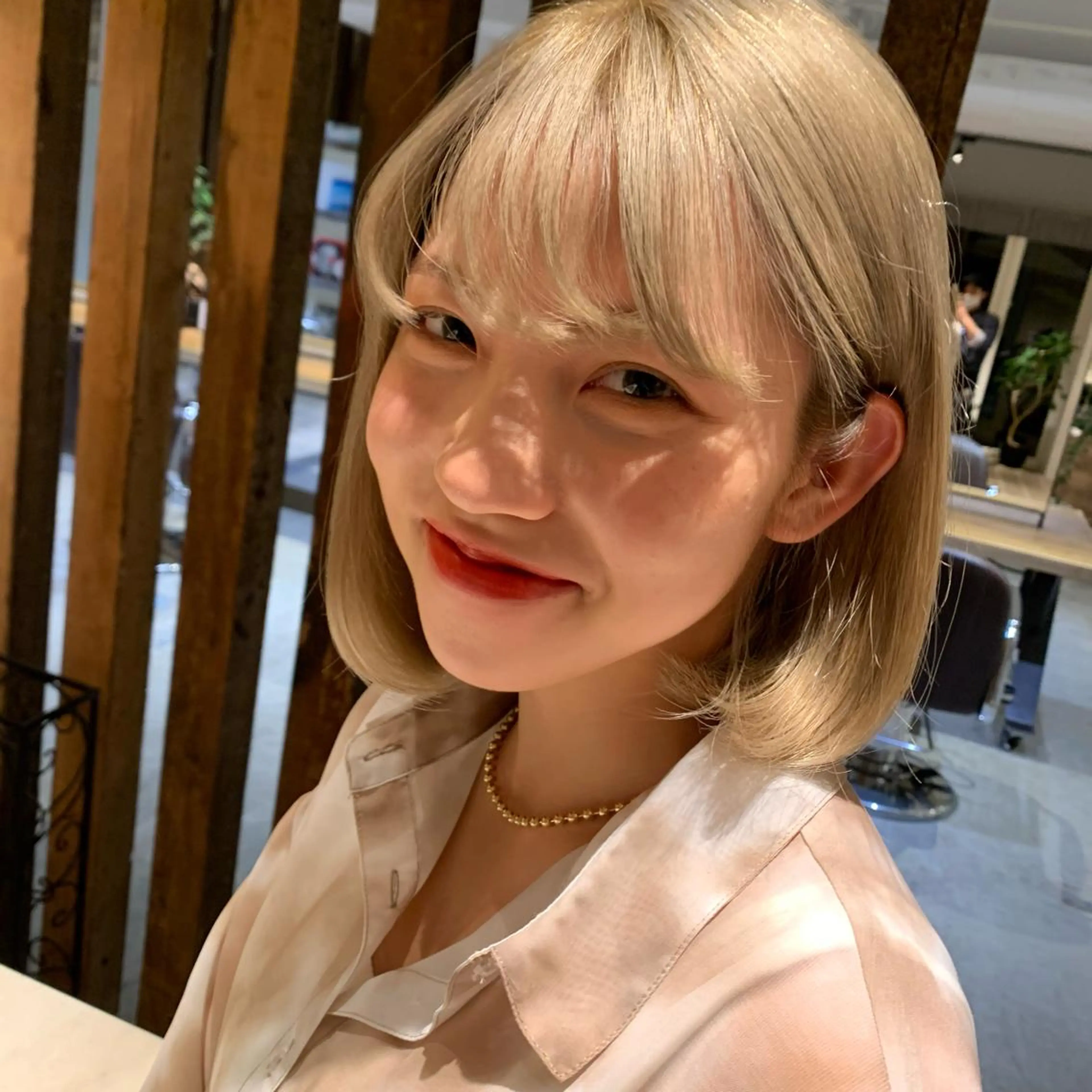 ショート カラー ベージュカラー 透明感カラー ホワイトベージュ 【ロングウルフカット 姫カット】伊藤裕哉のヘアスタイル