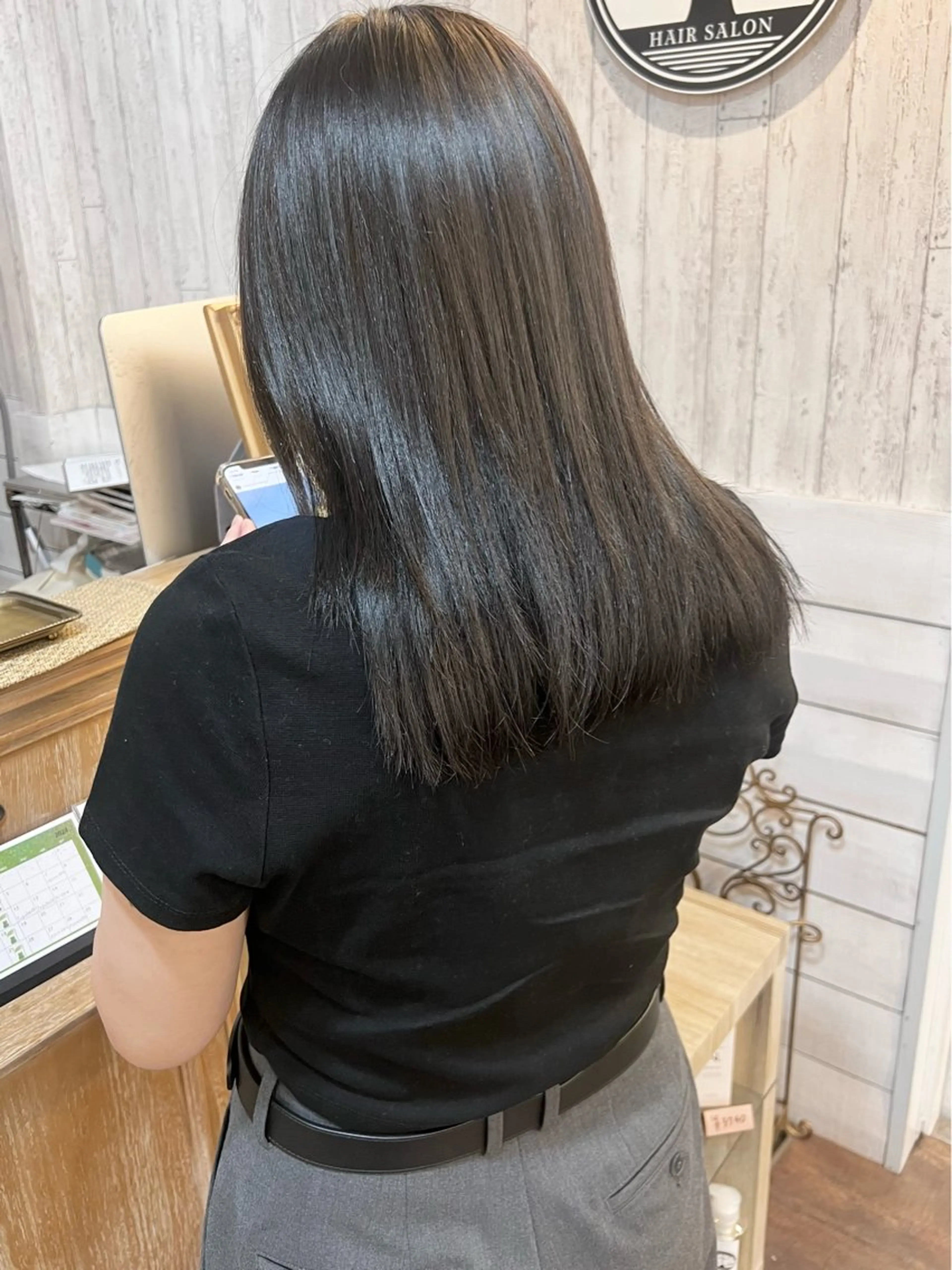 セミロング カラー 切りっぱなしボブ アディクシーカラー アッシュ ベージュカラー ブリーチ ヘアカラー ダブルカラー / インナーカラーMiiのヘアスタイル