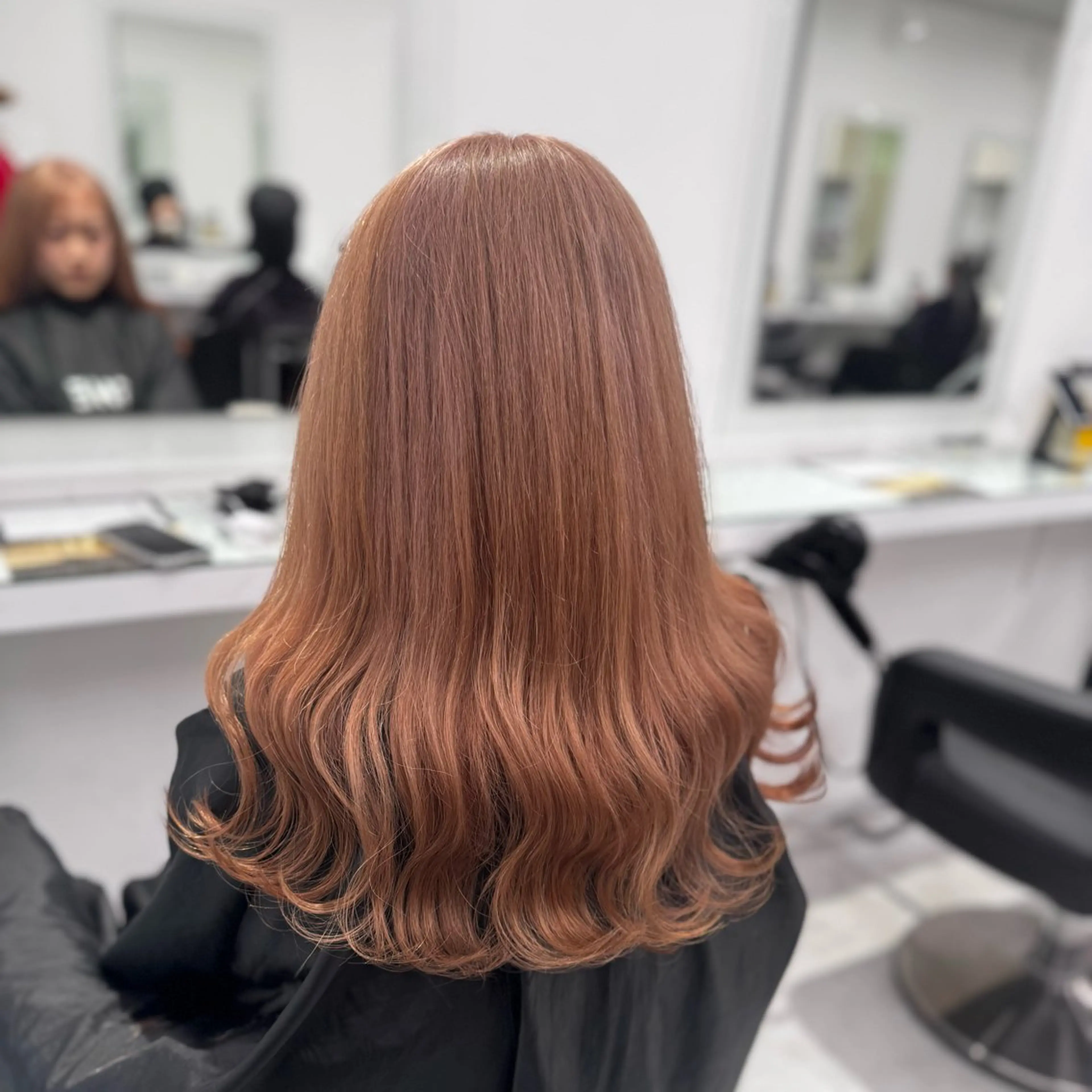 ロング カラー ヘアアレンジ ヘアカラー トリートメント ヘアセット 透け上品ハイトーン 職人ゆうと🤍のヘアスタイル