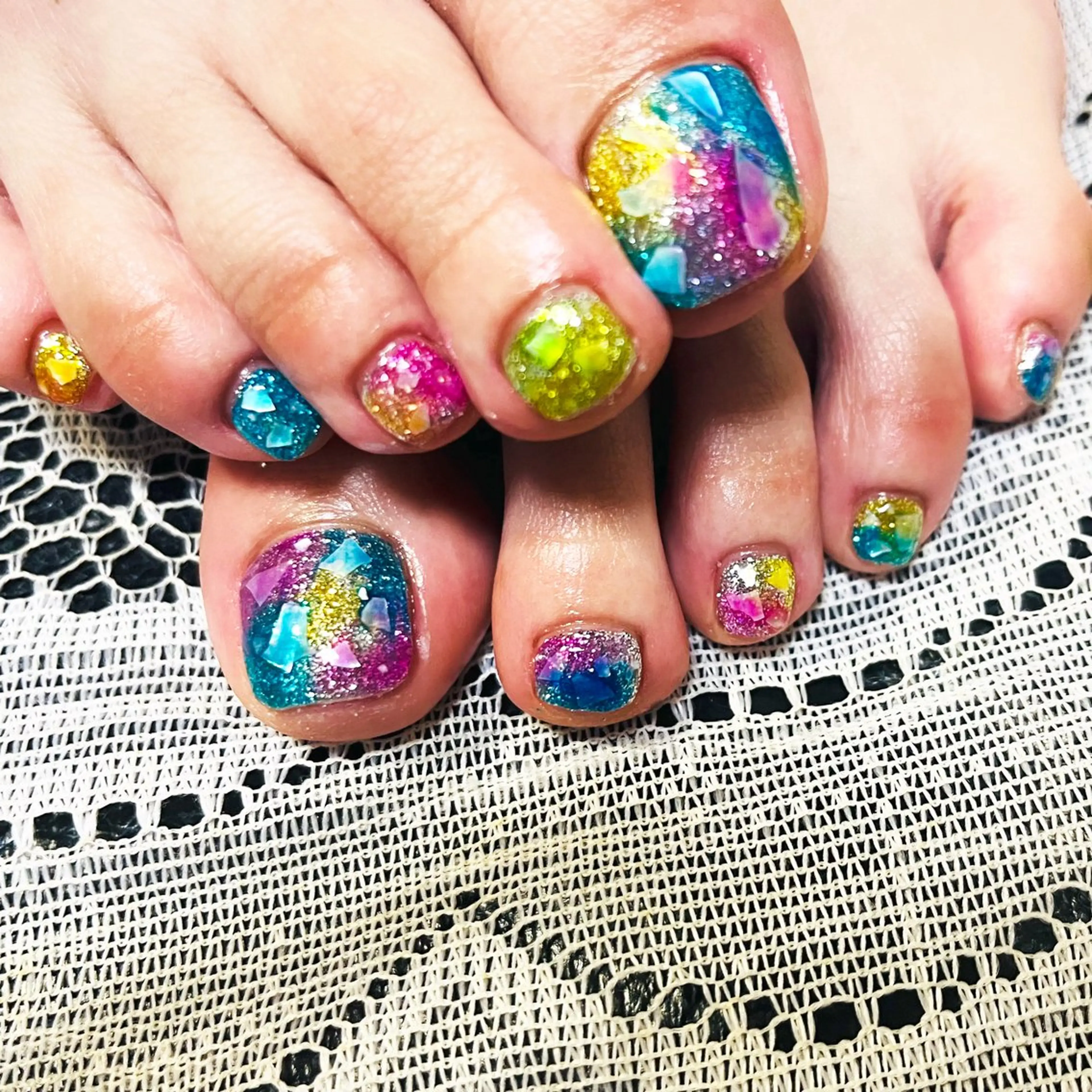 ネイル フットネイル ラメ(グリッター) 持ち込み シルバー 夏ネイル Felice所属・ベテランネイル cnc  nailのネイルデザイン