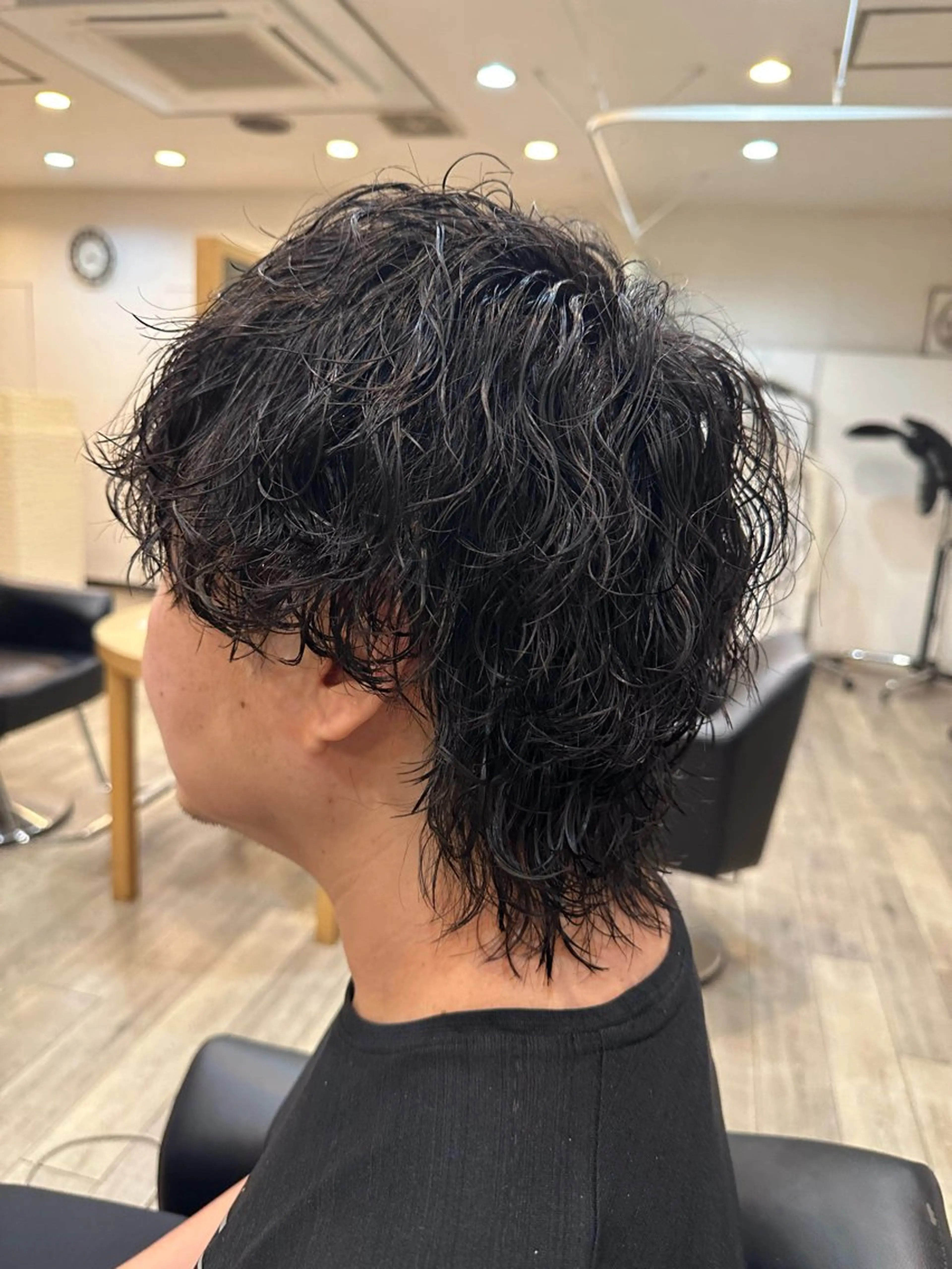 メンズ 波巻きパーマ メンズウルフカット ウルフカット Rian 宮前店所属・北村 勇樹のヘアスタイル