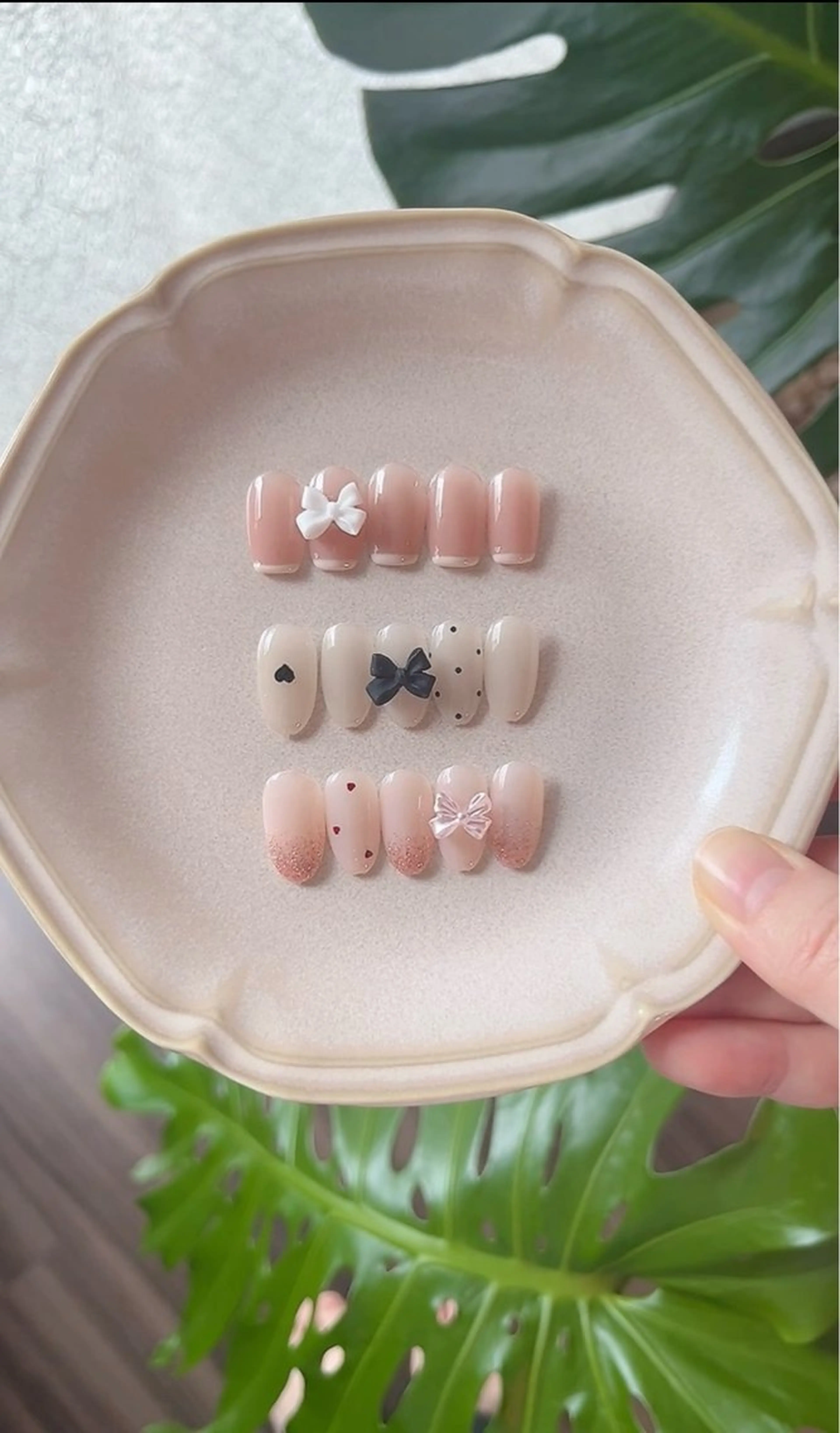 🉐リボンネイル🎀定額デザイン+甘皮ケア+保湿オイルの写真