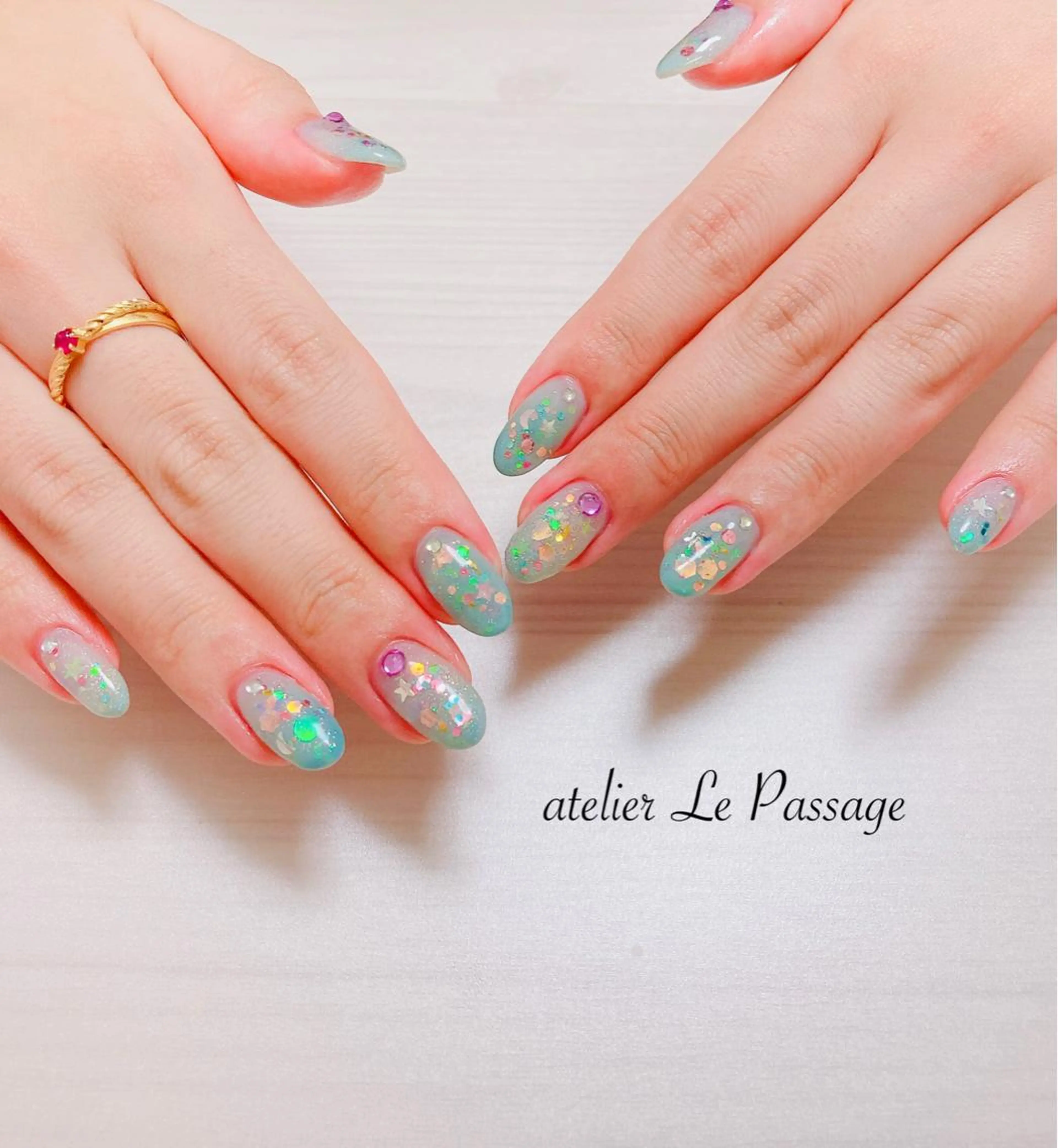 ネイル キラキラネイル ニュアンスネイル オフィスネイル 夏ネイル Atelier Le Passage所属・h nakatsukaのネイルデザイン