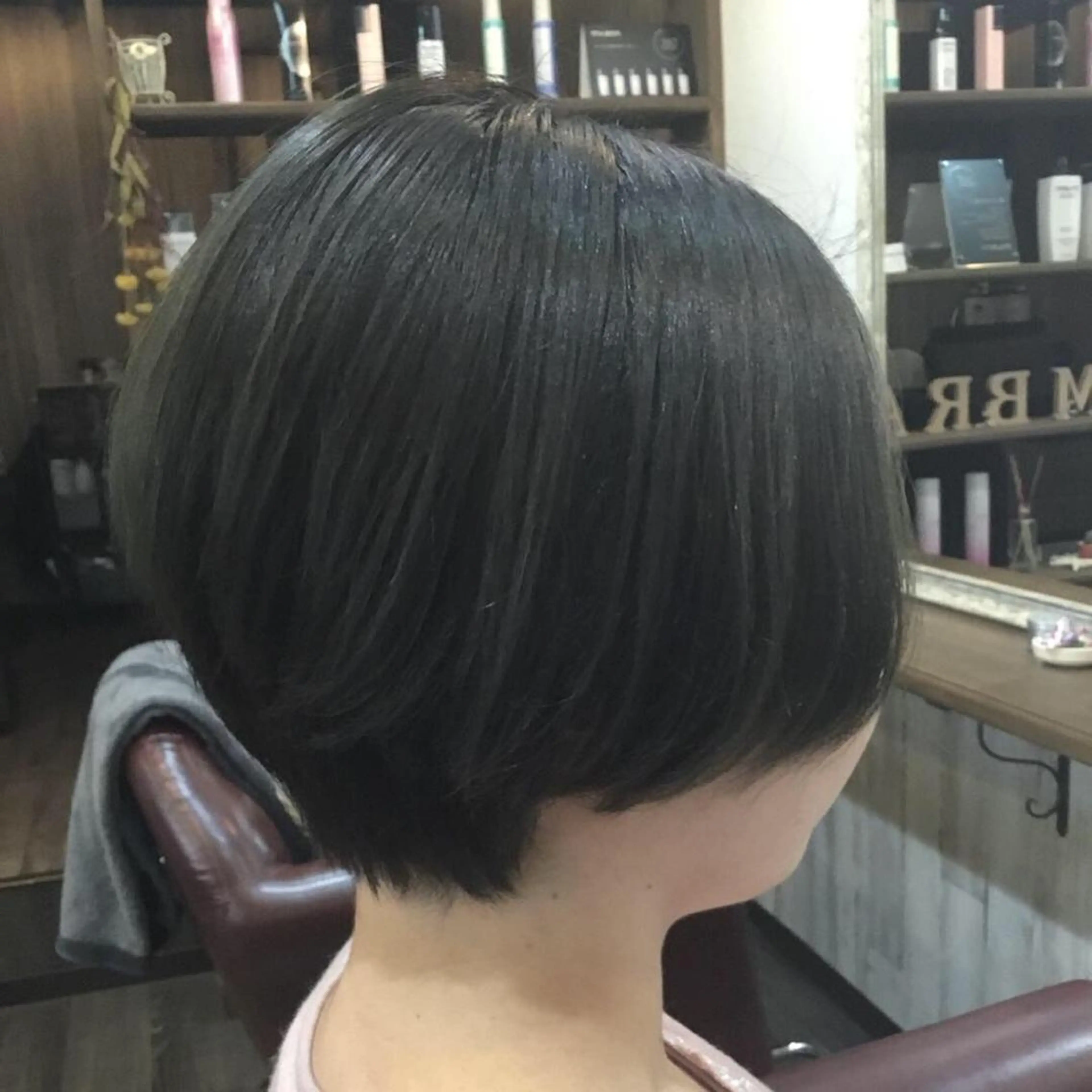 ショート カラー embrace エンブレイスのヘアスタイル