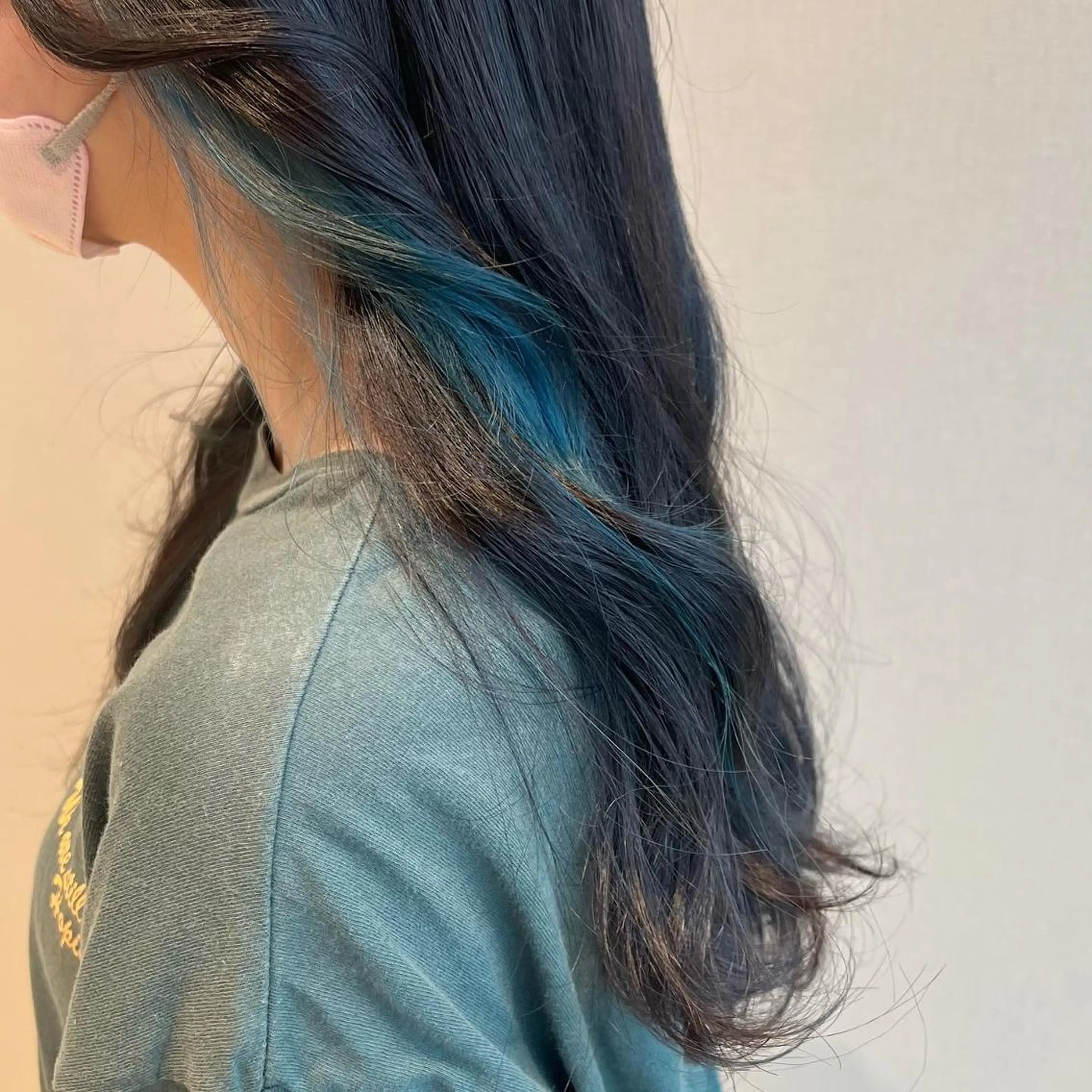 カラー ブリーチ インナーカラー 堀結香/顔まわり レイヤー/蒲生四丁目のヘアスタイル