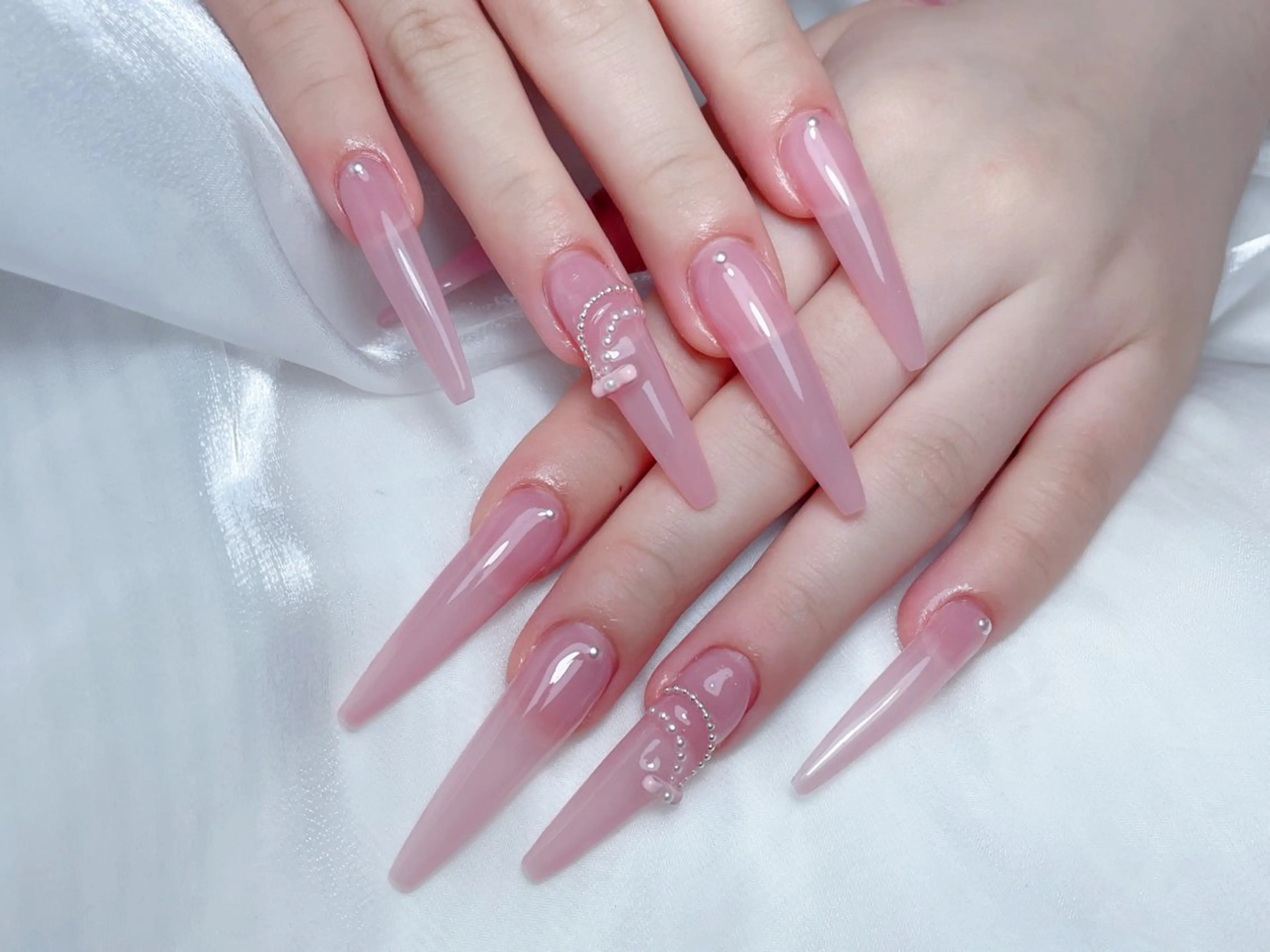 ネイル 🎀M nails✨ ビューティーのネイルデザイン