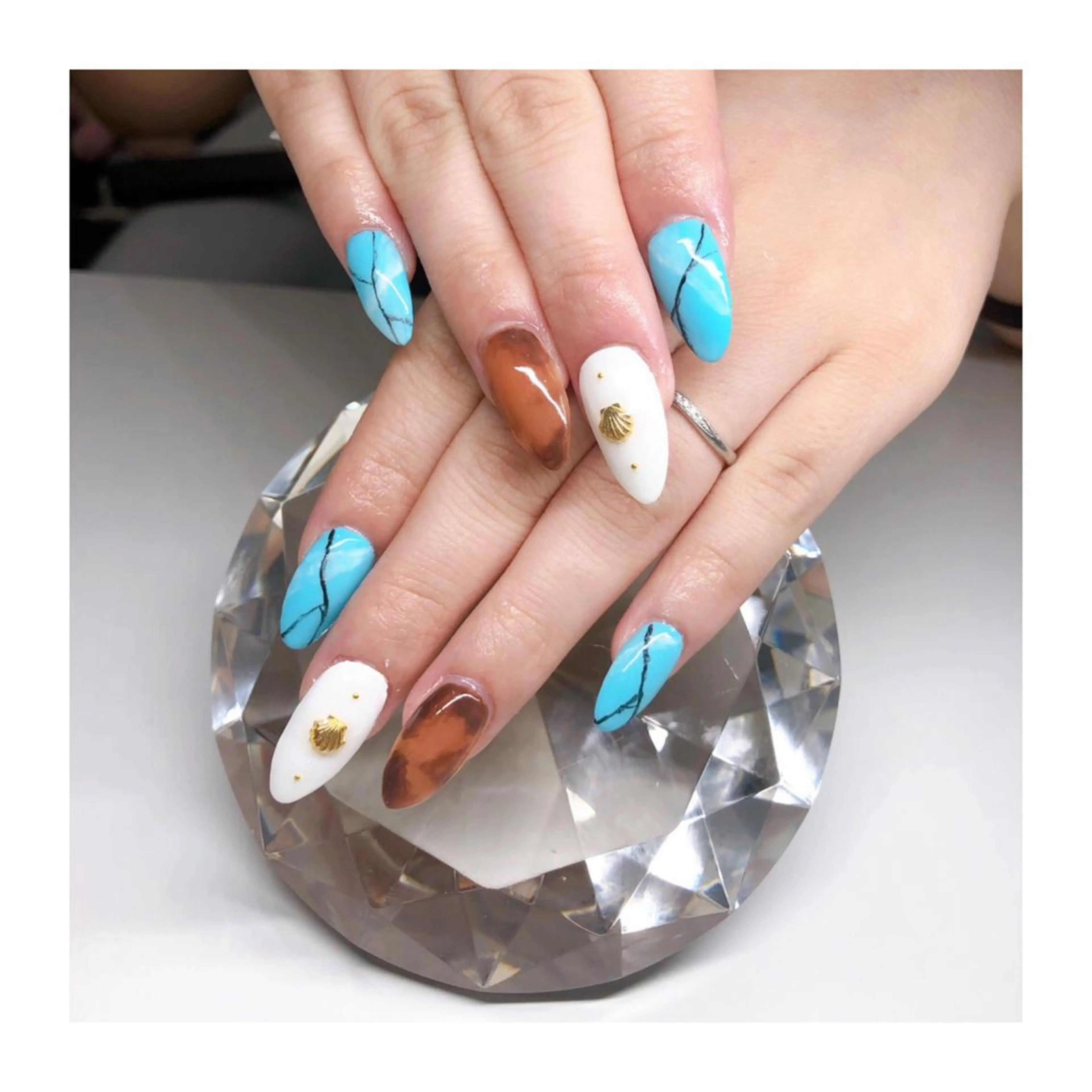 ネイル 夏ネイル ハンドネイル Nailsalon -Aのネイルデザイン