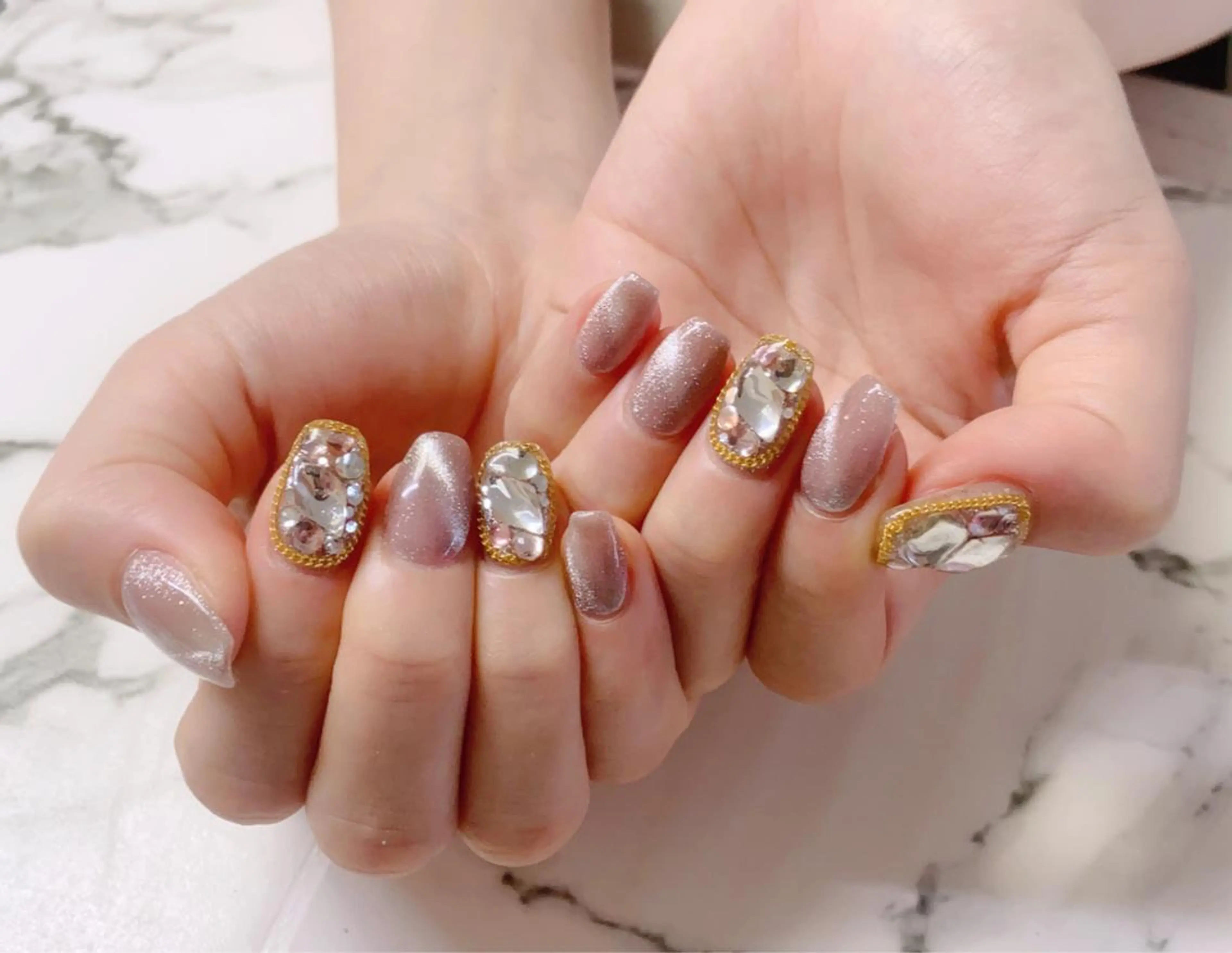 ロング カラー ネイル マグネットネイル Q Free nailsのネイルデザイン