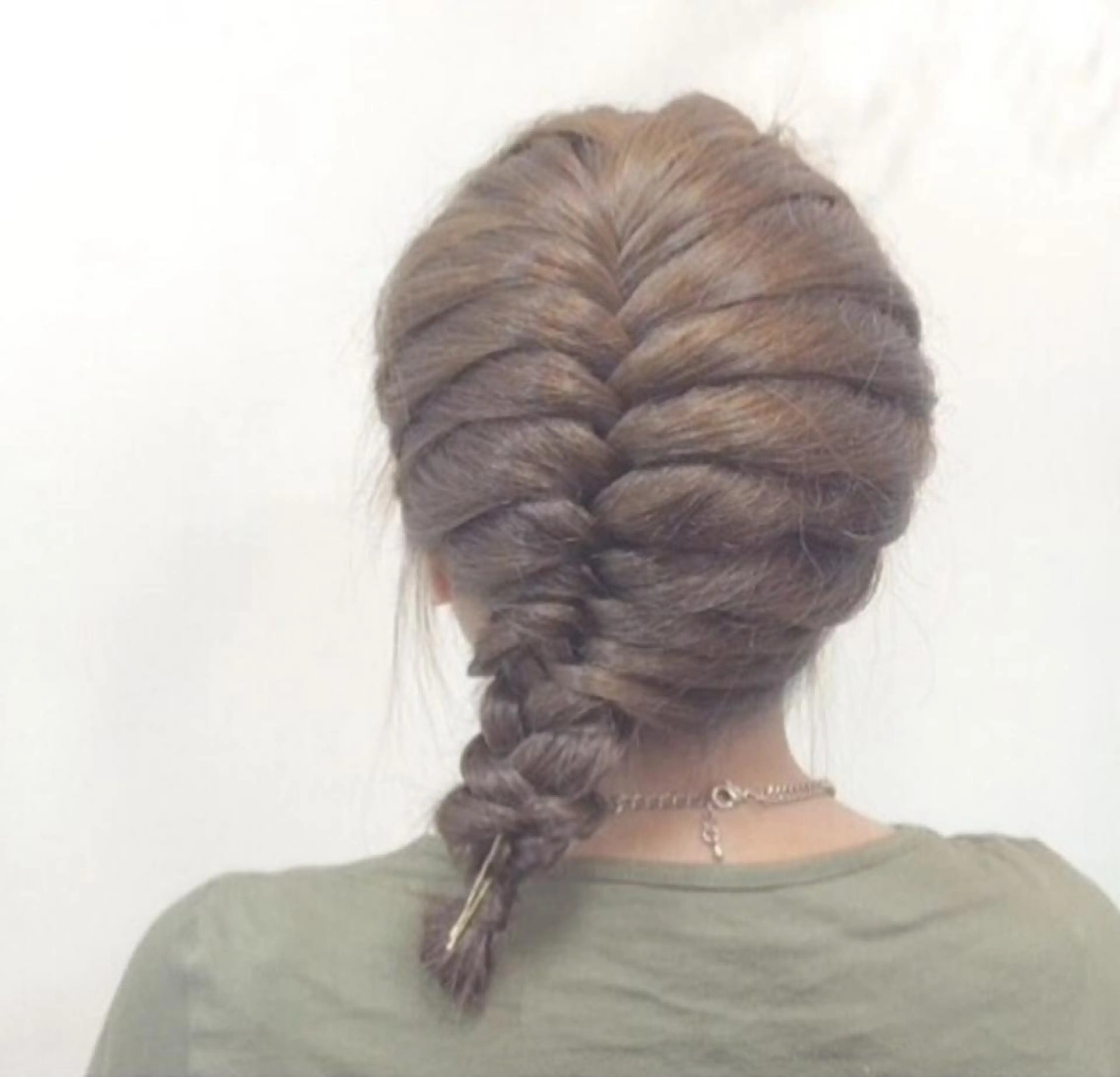 カラー セミロング ヘアアレンジ アッシュ 佐藤 美咲のヘアスタイル